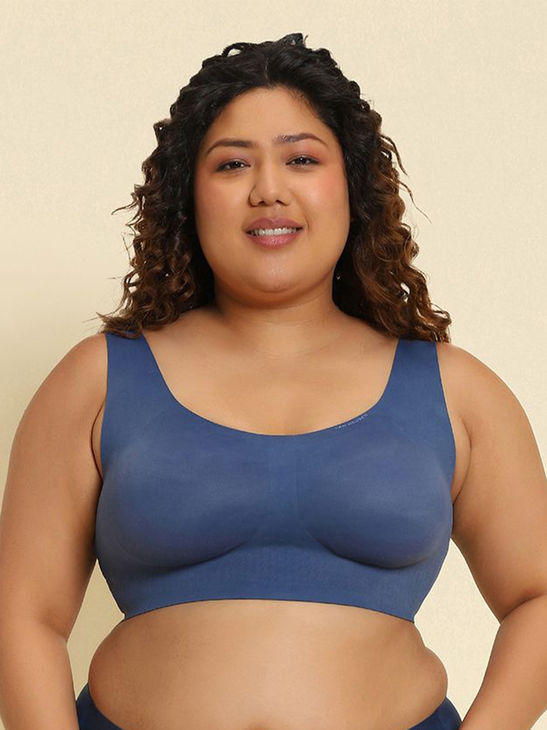 Van Huesen Body Shaper Padded Seamless Bra with Full Coverage and Removable Pads, Blue
Van Huesen Body Shaper Padded Seamless Bra with Full Coverage and Removable Pads, Blue