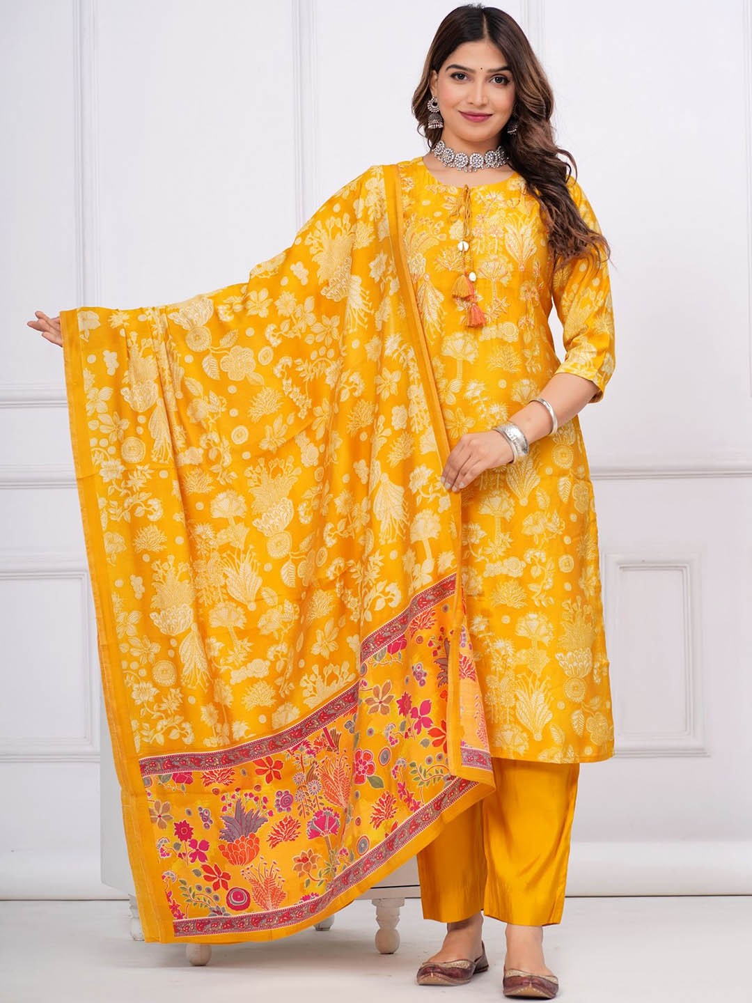 KALINI Floral Embroidered Regular Beads and Stones Pure Wool Kurta with Trousers & Dupatta, Yellow
KALINI Floral Embroidered Regular Beads and Stones Pure Wool Kurta with Trousers & Dupatta, Yellow