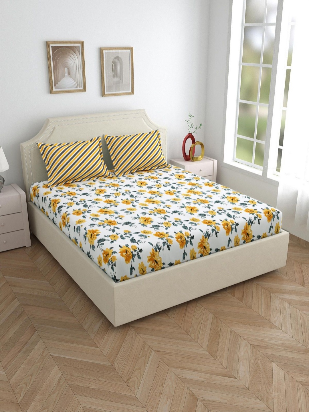 Salona Bichona Brown Floral Pure Cotton Fitted 180 TC King Bedsheet with 2 Pillow Covers
Salona Bichona Brown Floral Pure Cotton Fitted 180 TC King Bedsheet with 2 Pillow Covers