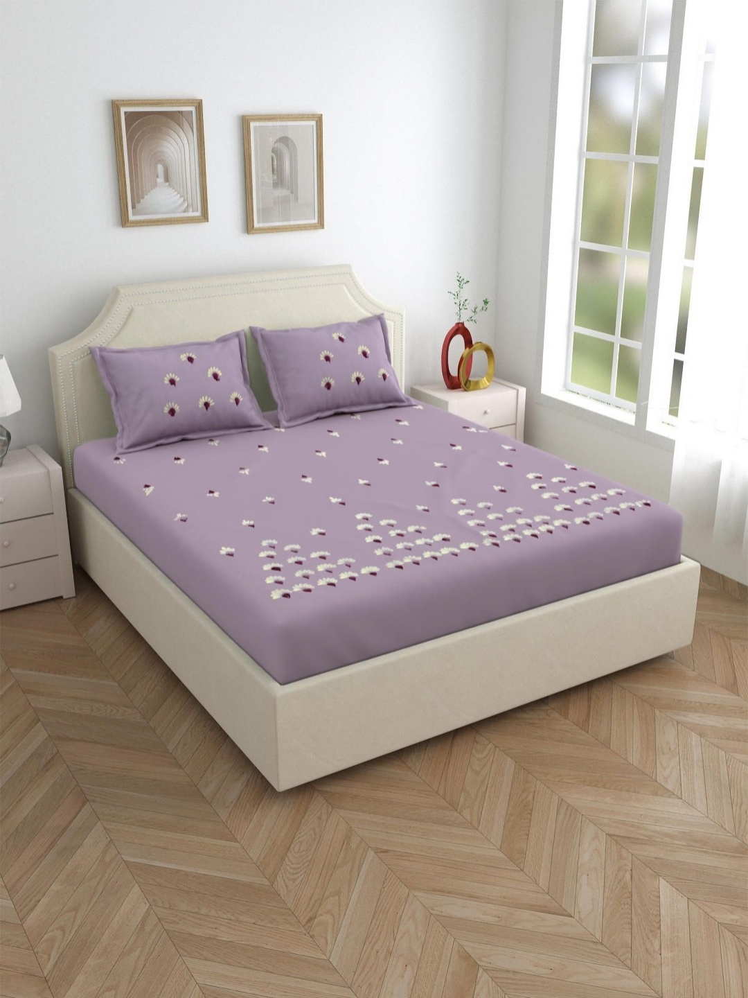 Salona Bichona Purple Printed 300 TC Pure Cotton Super King Bedsheet With 2 Pillow Covers
Salona Bichona Purple Printed 300 TC Pure Cotton Super King Bedsheet With 2 Pillow Covers