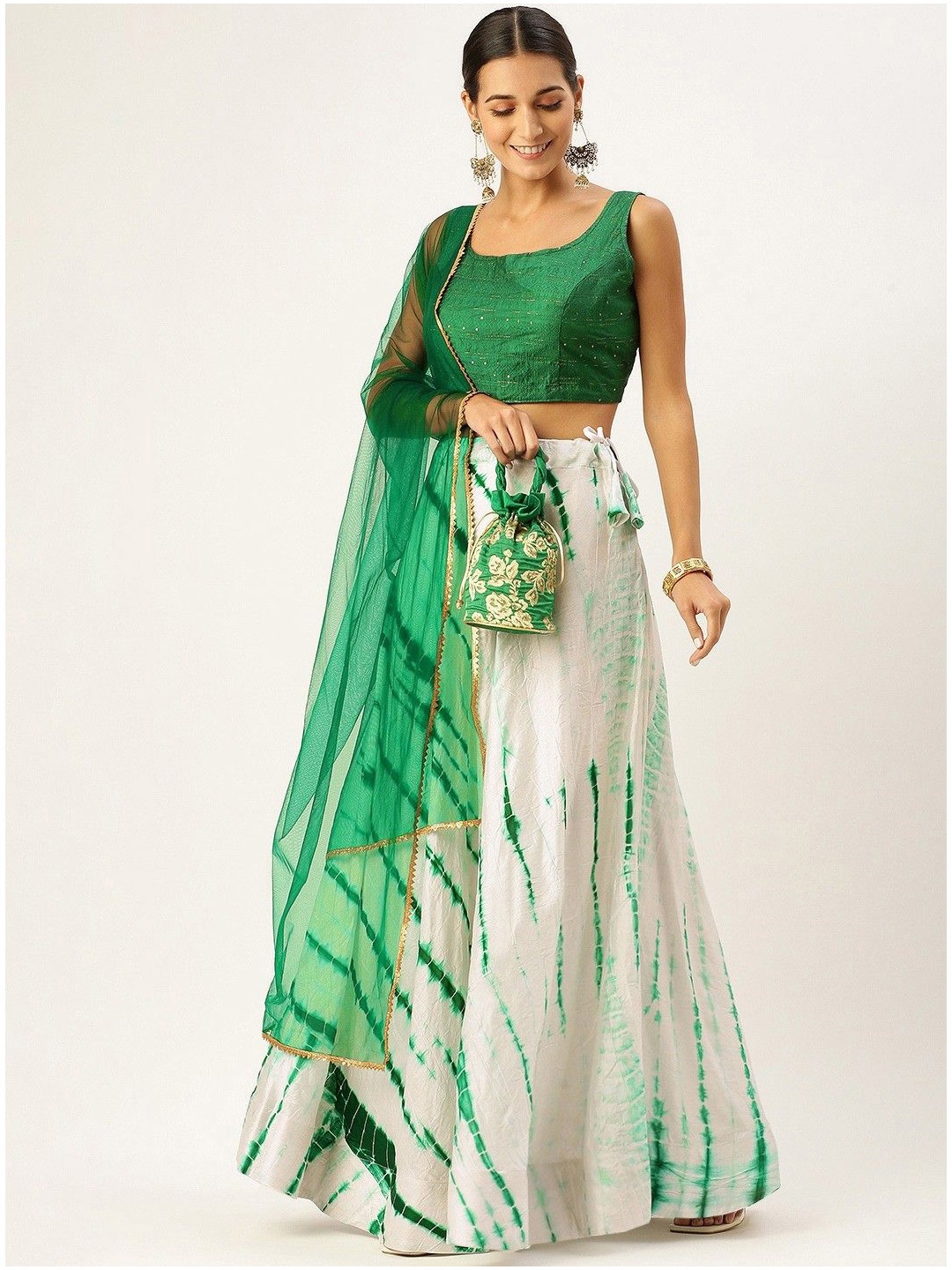 MAGMINA Embroidered Thread Work Semi-Stitched Lehenga & Unstitched Blouse With Dupatta, Green
MAGMINA Embroidered Thread Work Semi-Stitched Lehenga & Unstitched Blouse With Dupatta, Green