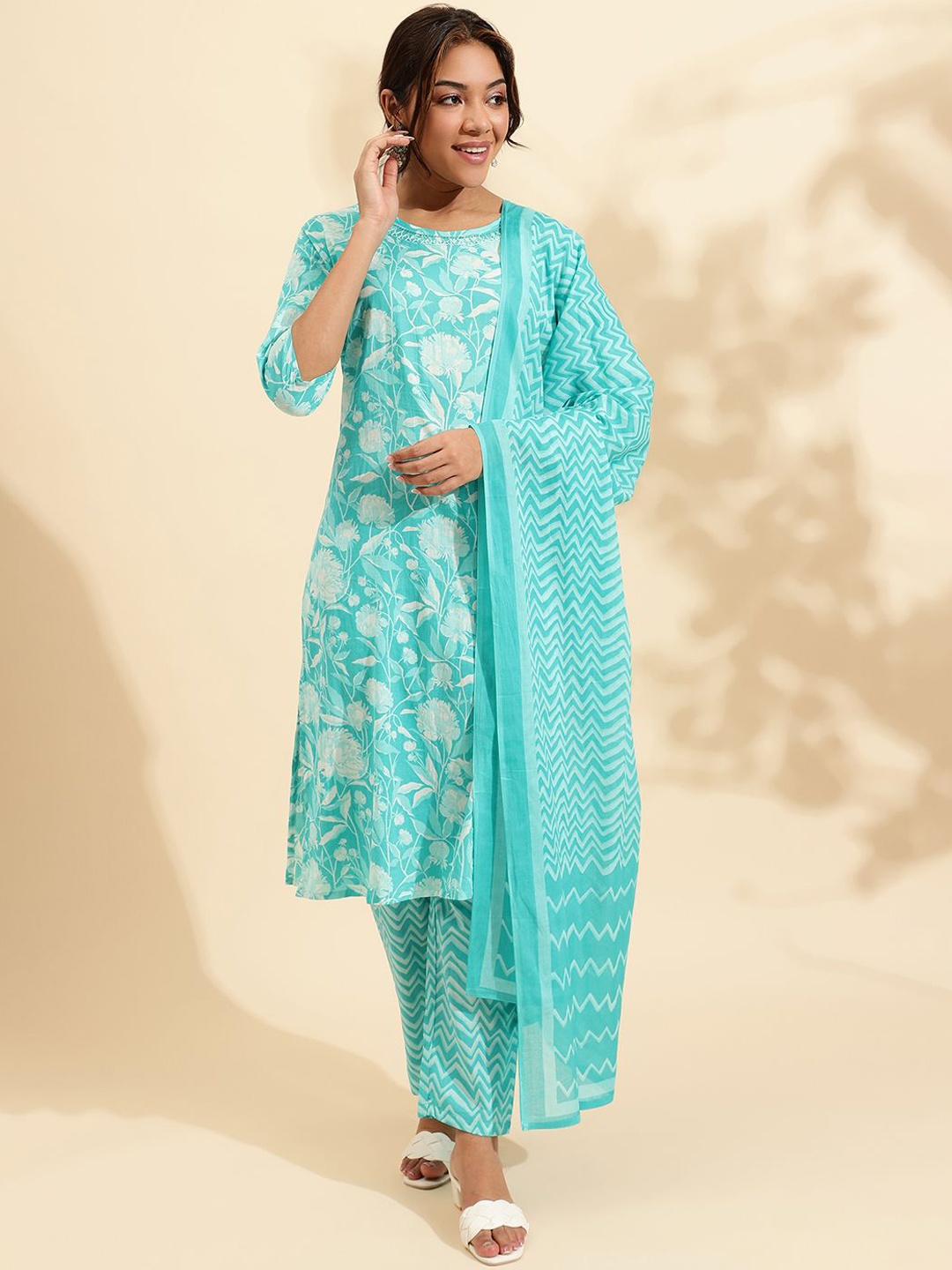 KALINI Floral Printed Regular Thread Work Pure Cotton Kurta With Trousers & Dupatta, Turquoise blue
KALINI Floral Printed Regular Thread Work Pure Cotton Kurta With Trousers & Dupatta, Turquoise blue