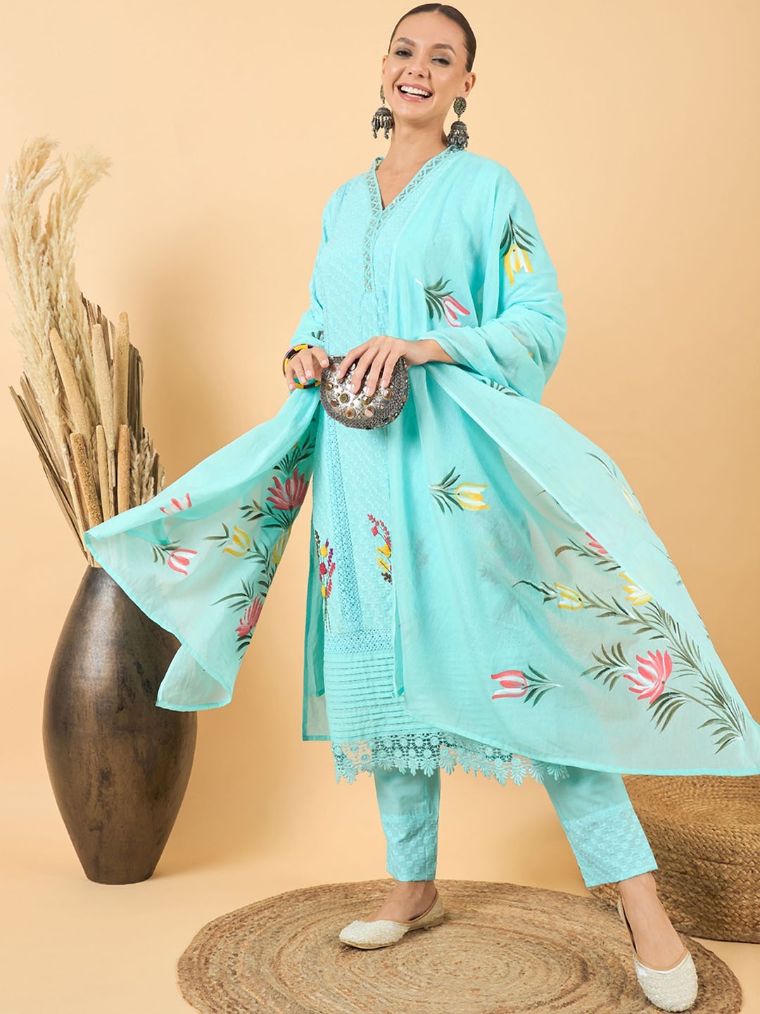 Anouk Turquoise Blue Floral Embroidered Pure Cotton Straight Kurta with Trousers & Dupatta
Anouk Turquoise Blue Floral Embroidered Pure Cotton Straight Kurta with Trousers & Dupatta