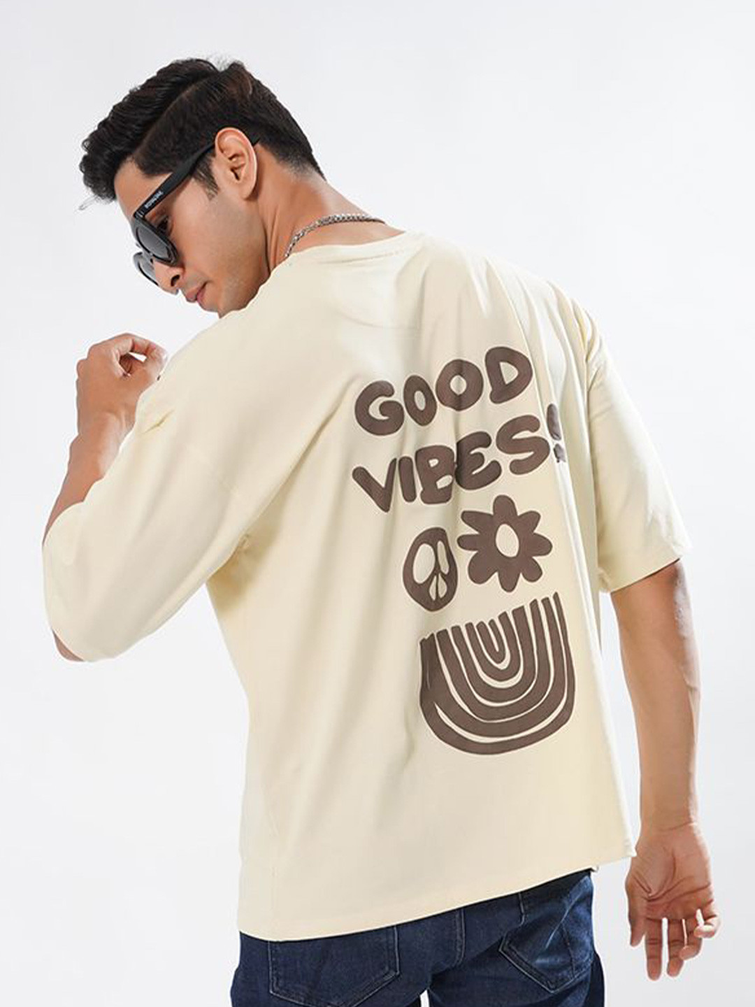 ROYALTAIL Men Graphic Printed Cotton Oversized T-shirt, Cream 
ROYALTAIL Men Graphic Printed Cotton Oversized T-shirt, Cream