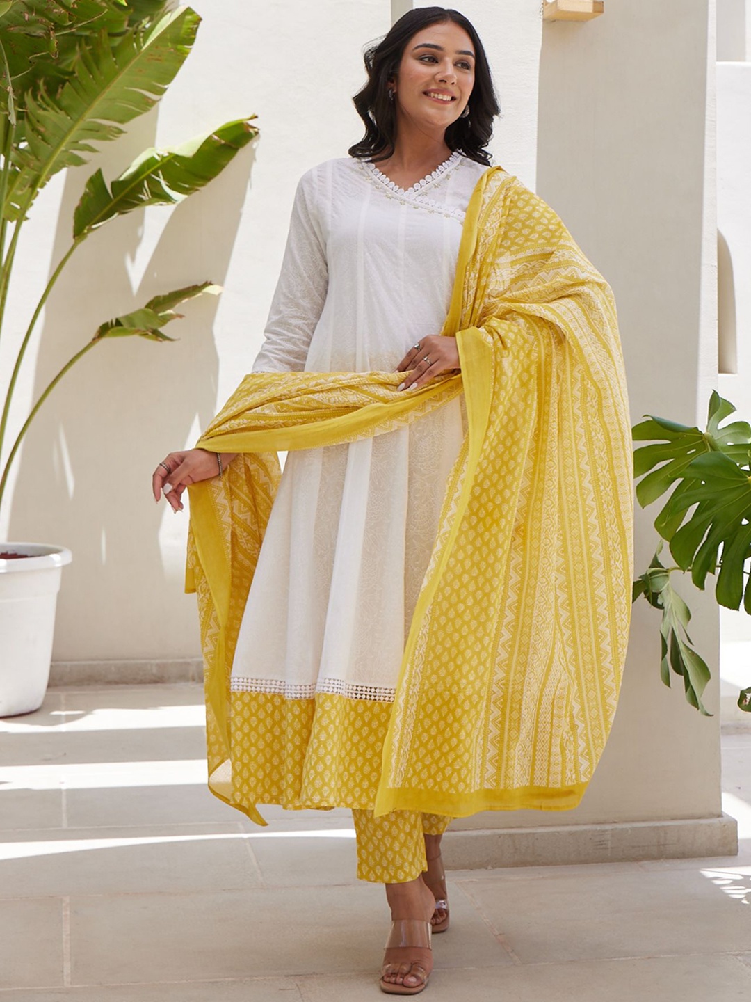 MAAND Floral Printed Angrakha Pure Cotton Anarkali Kurta with Trousers & With Dupatta, White
MAAND Floral Printed Angrakha Pure Cotton Anarkali Kurta with Trousers & With Dupatta, White