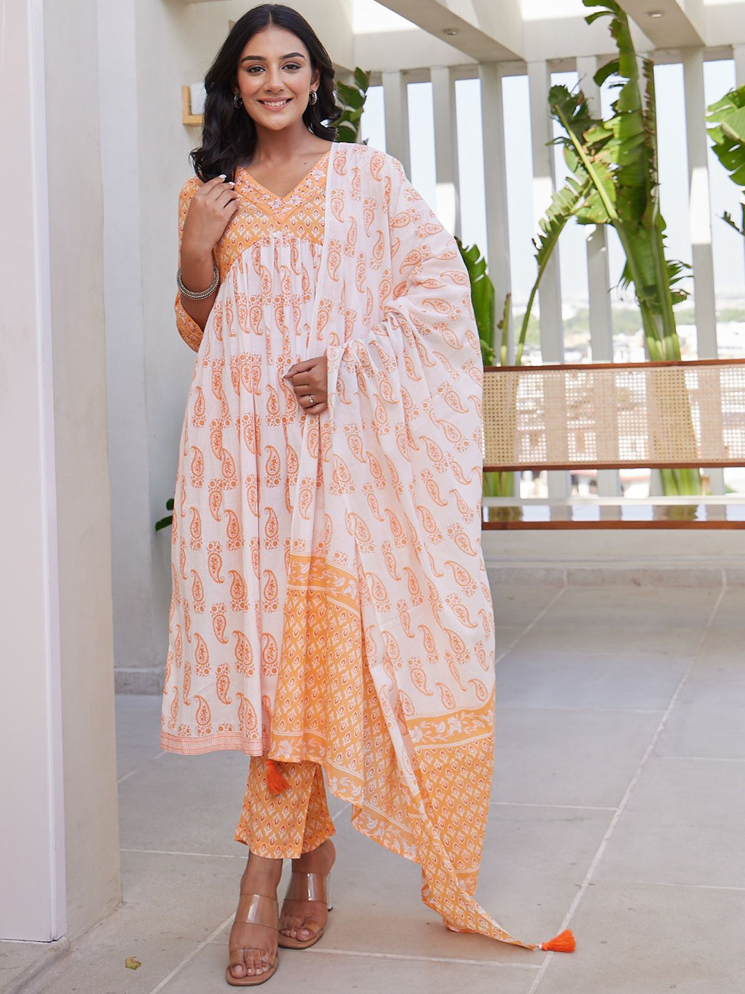 MAAND Floral Printed Regular Sequinned Pure Cotton Empire Kurta with Trousers & Dupatta, Orange
MAAND Floral Printed Regular Sequinned Pure Cotton Empire Kurta with Trousers & Dupatta, Orange