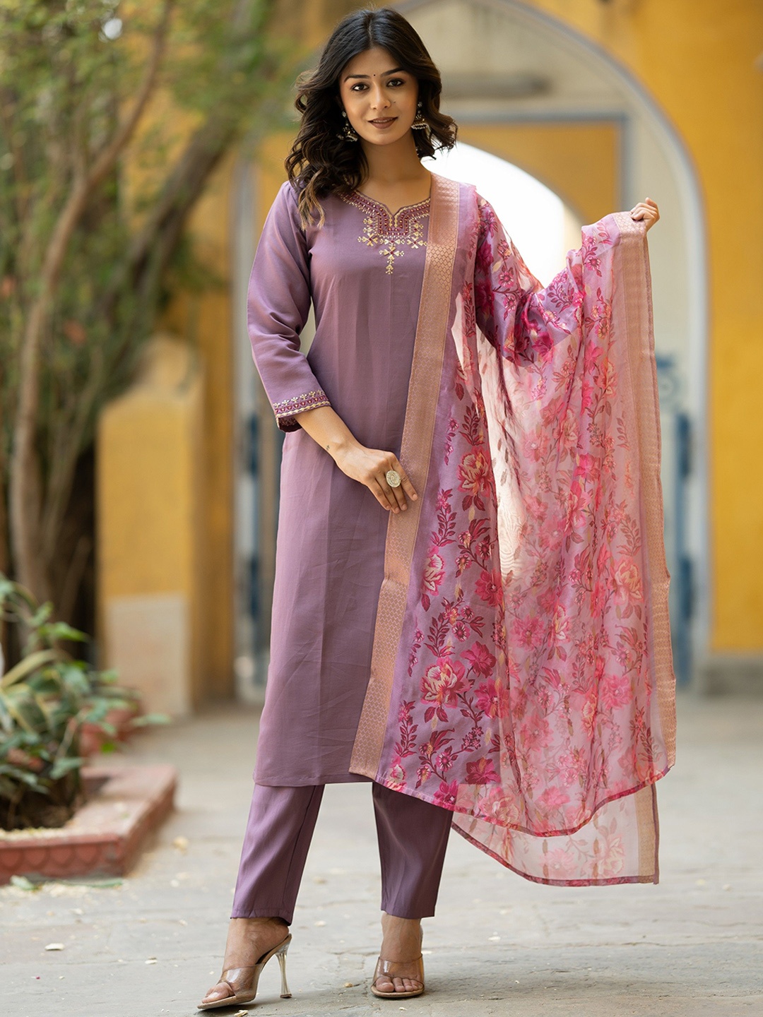 ASPORA Floral Embroidered Sequinned Chanderi Silk Straight Kurta With Trouser & Dupatta, Purple
ASPORA Floral Embroidered Sequinned Chanderi Silk Straight Kurta With Trouser & Dupatta, Purple