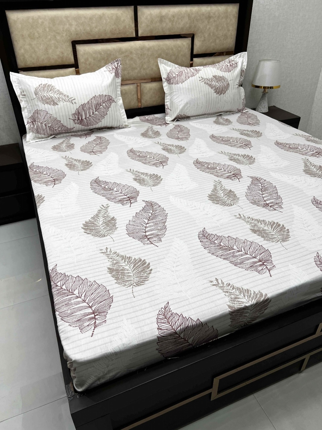 Pure Decor White & Brown Floral 350 TC Pure Cotton King Bedsheet with 2 Pillow Covers
Pure Decor White & Brown Floral 350 TC Pure Cotton King Bedsheet with 2 Pillow Covers