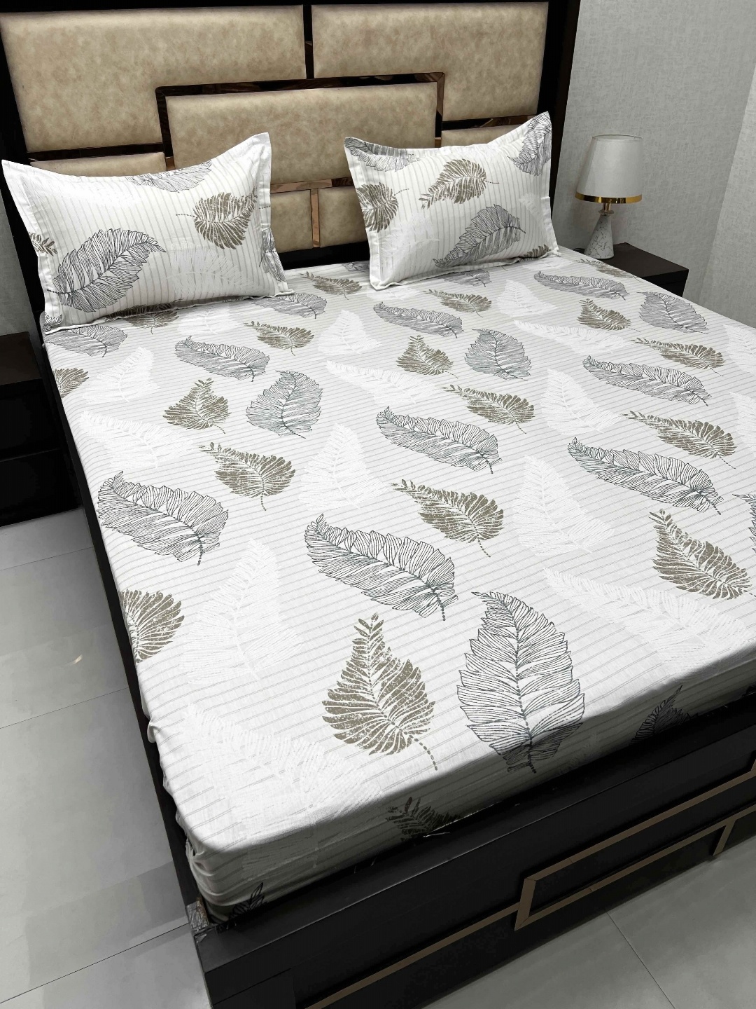 Pure Decor White & Black Floral 350 TC Pure Cotton King Bedsheet with 2 Pillow Covers
Pure Decor White & Black Floral 350 TC Pure Cotton King Bedsheet with 2 Pillow Covers