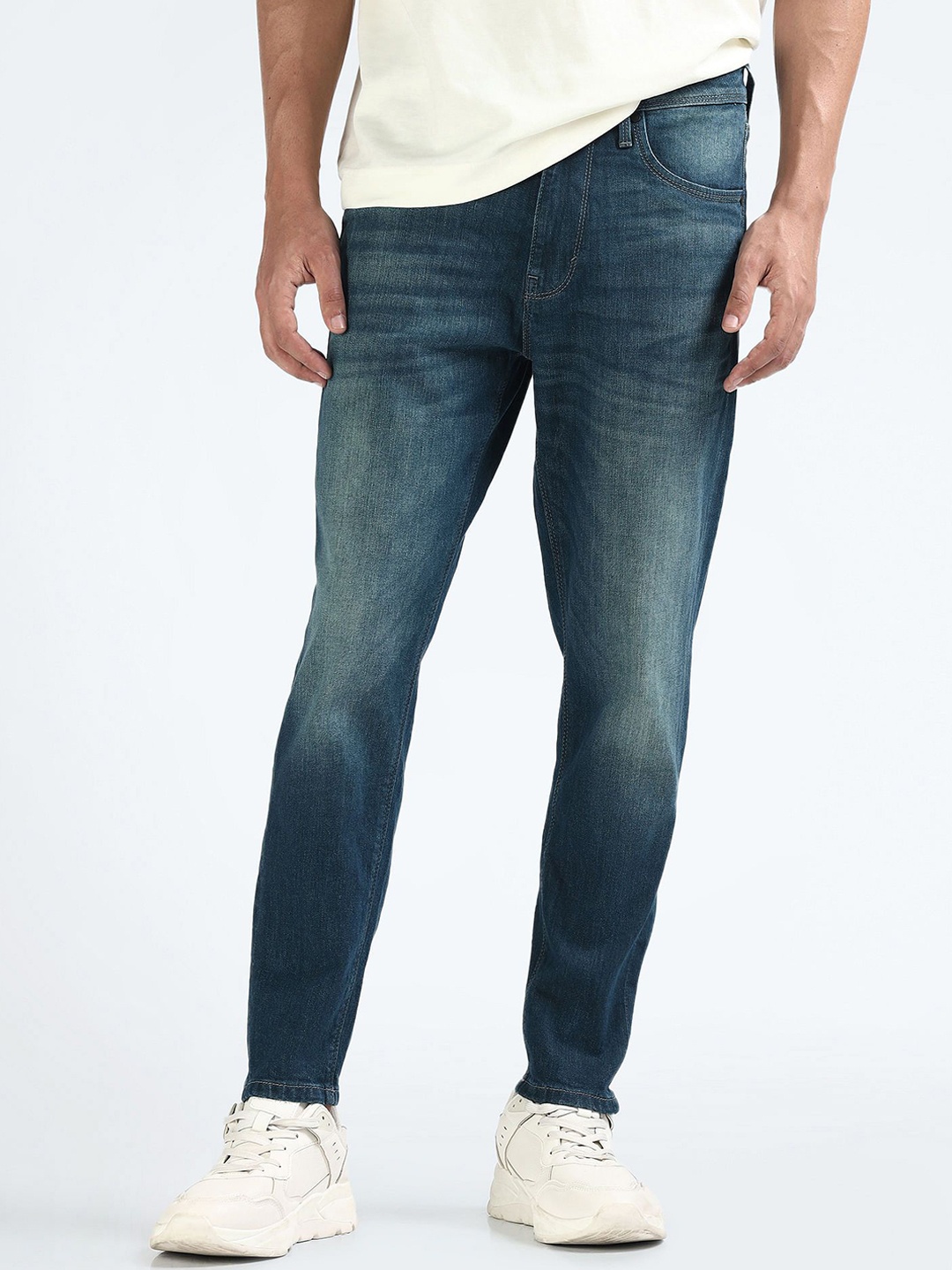 Flying Machine Mankle Men Tapered Fit Mid-Rise Clean Look Light Fade Stretchable Jeans, Blue
Flying Machine Mankle Men Tapered Fit Mid-Rise Clean Look Light Fade Stretchable Jeans, Blue