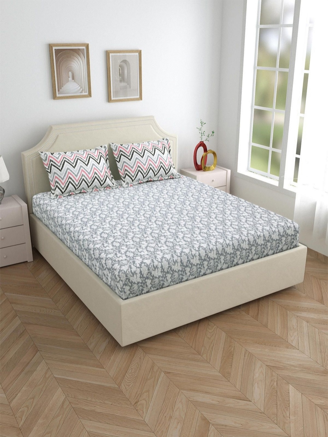 Salona Bichona Grey & White Printed 144 TC Pure Cotton King Bedsheet with 2 Pillow Covers
Salona Bichona Grey & White Printed 144 TC Pure Cotton King Bedsheet with 2 Pillow Covers
