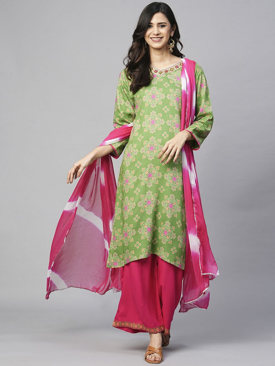 KALINI Women Floral Printed Regular Thread Work Pure Cotton Kurta with Palazzos & With Dupatta, Green
KALINI Women Floral Printed Regular Thread Work Pure Cotton Kurta with Palazzos & With Dupatta, Green