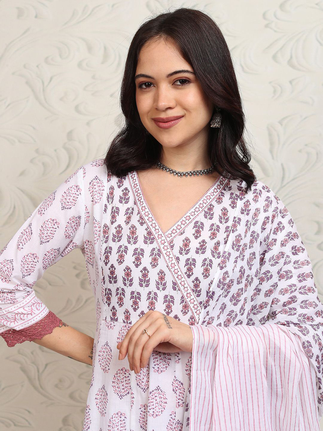 Vishudh Women Ethnic Motifs Printed Regular Pure Cotton Kurta with Trousers & With Dupatta, White
Vishudh Women Ethnic Motifs Printed Regular Pure Cotton Kurta with Trousers & With Dupatta, White