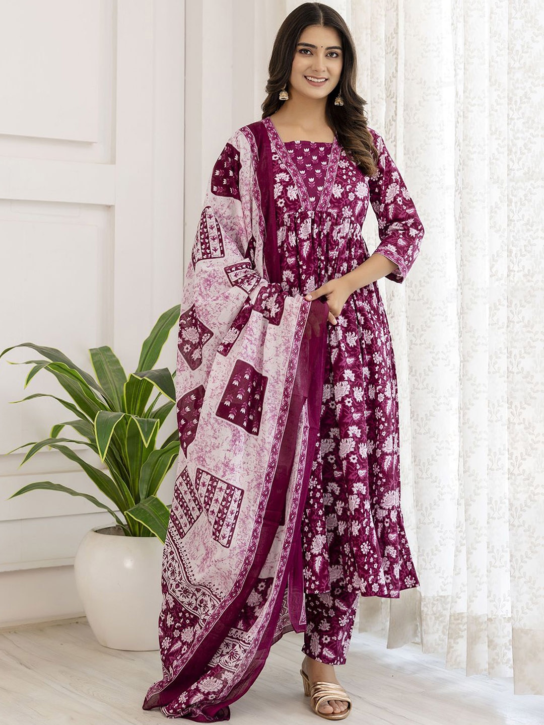 Nayo Women Ethnic Motifs Printed Regular Pure Cotton Kurta with Trousers & With Dupatta, Purple
Nayo Women Ethnic Motifs Printed Regular Pure Cotton Kurta with Trousers & With Dupatta, Purple
