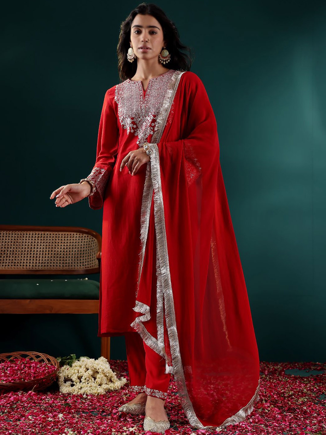 Varanga Women Ethnic Motifs Embroidered Regular Kurta with Trousers & With Dupatta, Red
Varanga Women Ethnic Motifs Embroidered Regular Kurta with Trousers & With Dupatta, Red