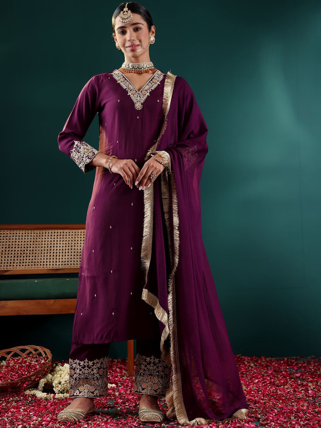 Varanga Women Floral Embroidered Regular Kurta with Trousers & With Dupatta, Purple
Varanga Women Floral Embroidered Regular Kurta with Trousers & With Dupatta, Purple