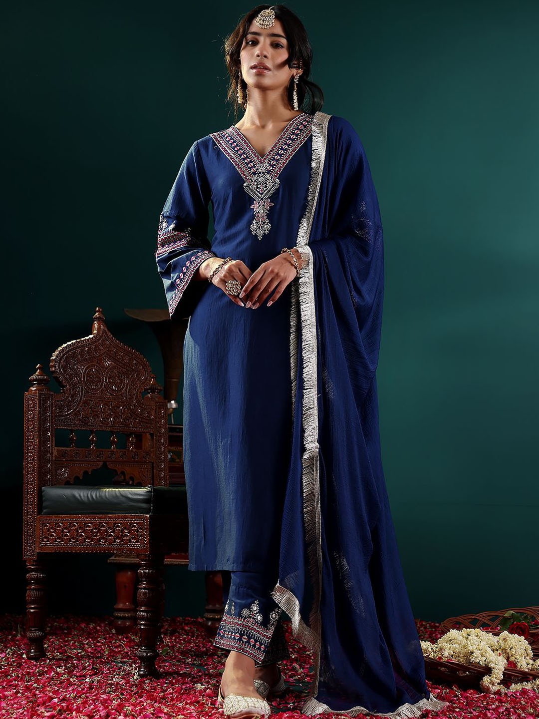 Varanga Women Ethnic Motifs Embroidered Kurta with Embroidered Trousers & With Dupatta, Blue
Varanga Women Ethnic Motifs Embroidered Kurta with Embroidered Trousers & With Dupatta, Blue