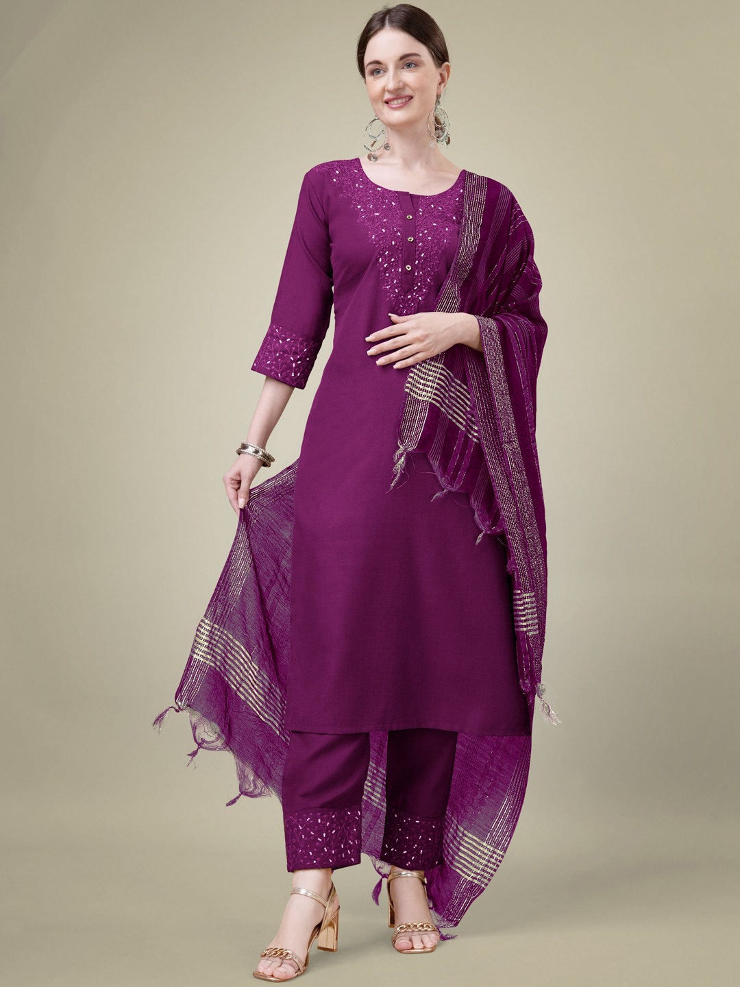 BERISTON Women Ethnic Motifs Embroidered Regular Sequinned Kurta with Trousers & With Dupatta, Purple
BERISTON Women Ethnic Motifs Embroidered Regular Sequinned Kurta with Trousers & With Dupatta, Purple