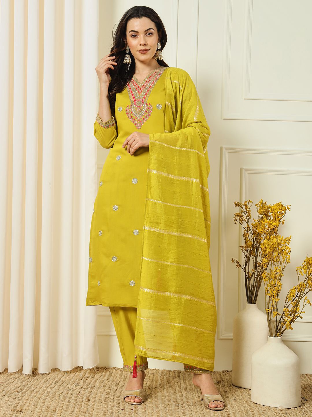 BAESD Women Ethnic Motifs Embroidered Regular Sequinned Kurta with Trousers & With Dupatta, Lime green
BAESD Women Ethnic Motifs Embroidered Regular Sequinned Kurta with Trousers & With Dupatta, Lime green