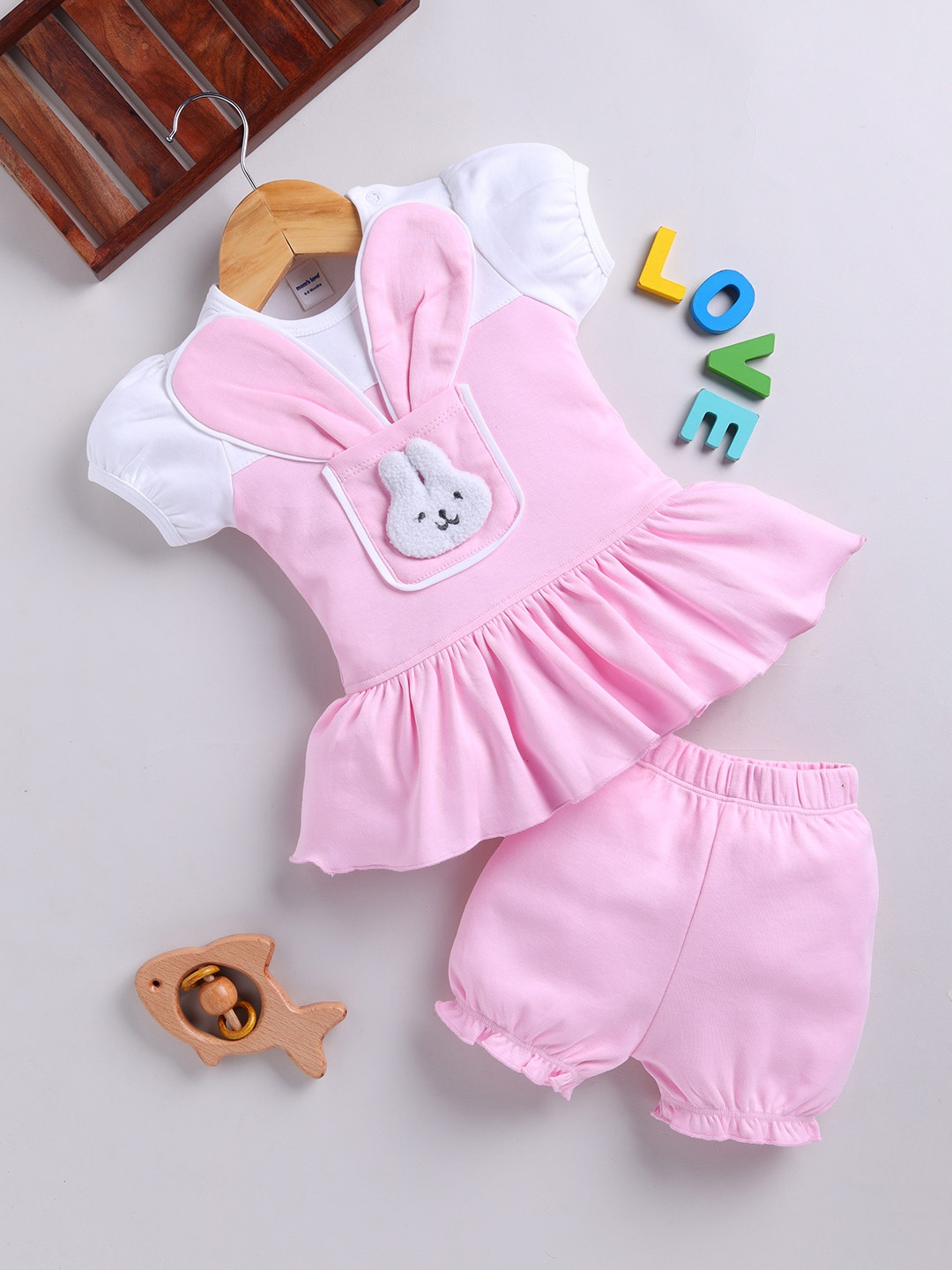 Moms Love Infant Girls Applique Detailed Puff Sleeve Pure Cotton Drop-Waist Dress, Pink
Moms Love Infant Girls Applique Detailed Puff Sleeve Pure Cotton Drop-Waist Dress, Pink
