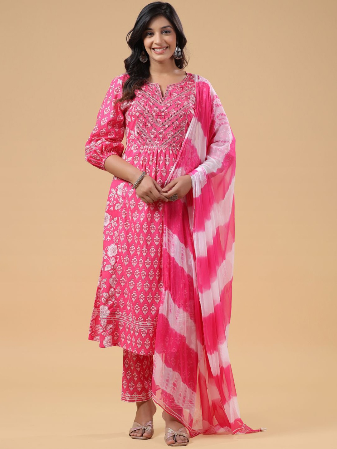 SAVI Women Floral Embroidered Regular Pure Cotton Kurta with Trousers & With Dupatta, Pink
SAVI Women Floral Embroidered Regular Pure Cotton Kurta with Trousers & With Dupatta, Pink