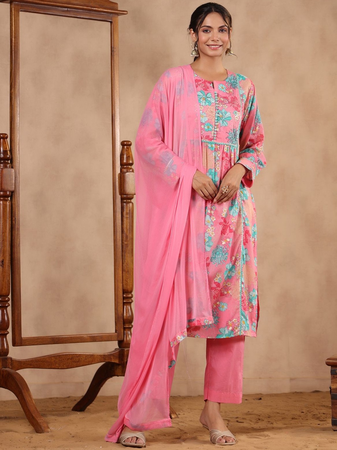 KALINI Women Floral Printed Regular Thread Work Pure Cotton Kurta with Trousers & With Dupatta, Pink
KALINI Women Floral Printed Regular Thread Work Pure Cotton Kurta with Trousers & With Dupatta, Pink