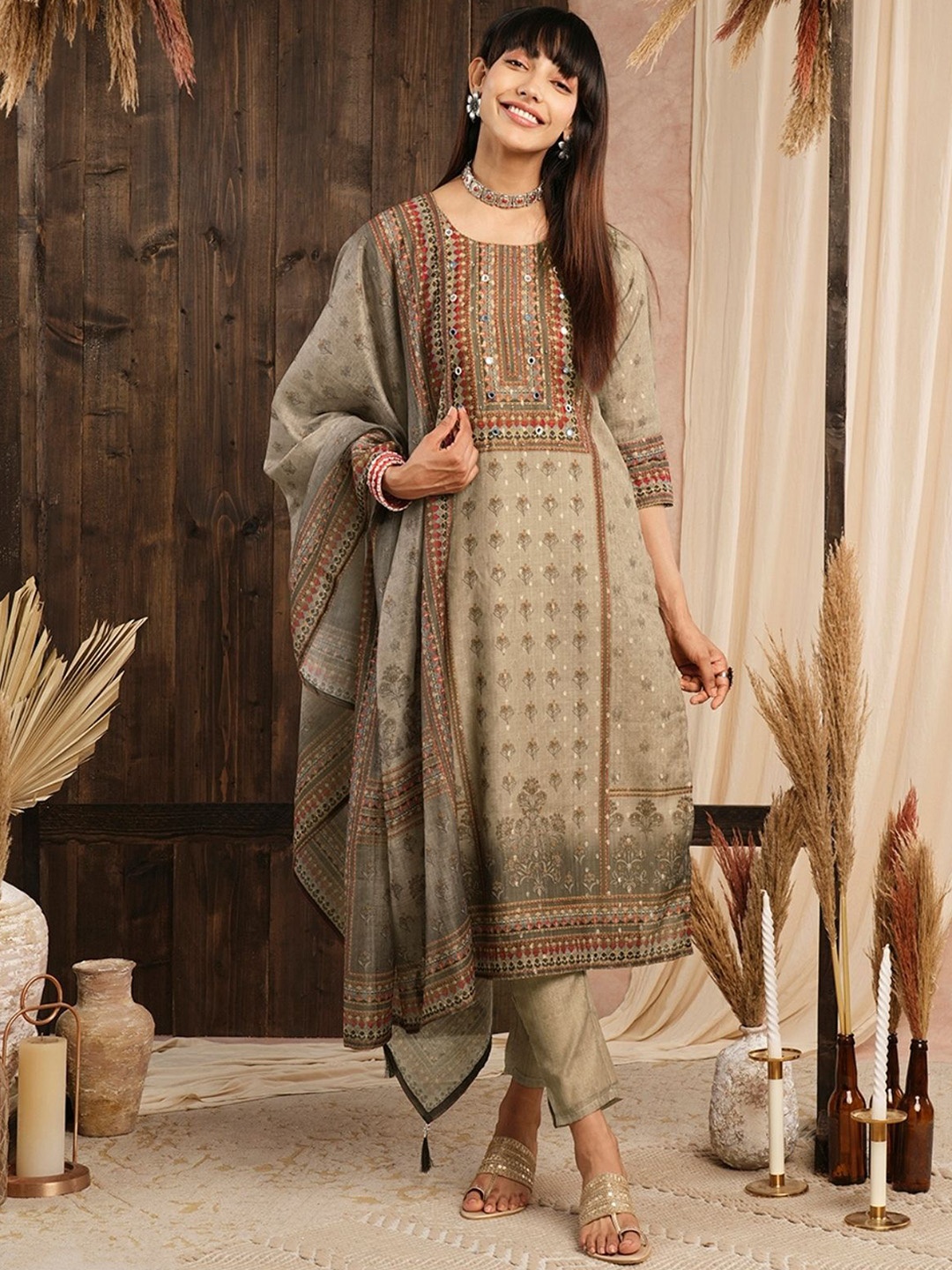 ODETTE Women Floral Printed Regular Chanderi Silk Kurta with Trousers & With Dupatta, Tan
ODETTE Women Floral Printed Regular Chanderi Silk Kurta with Trousers & With Dupatta, Tan