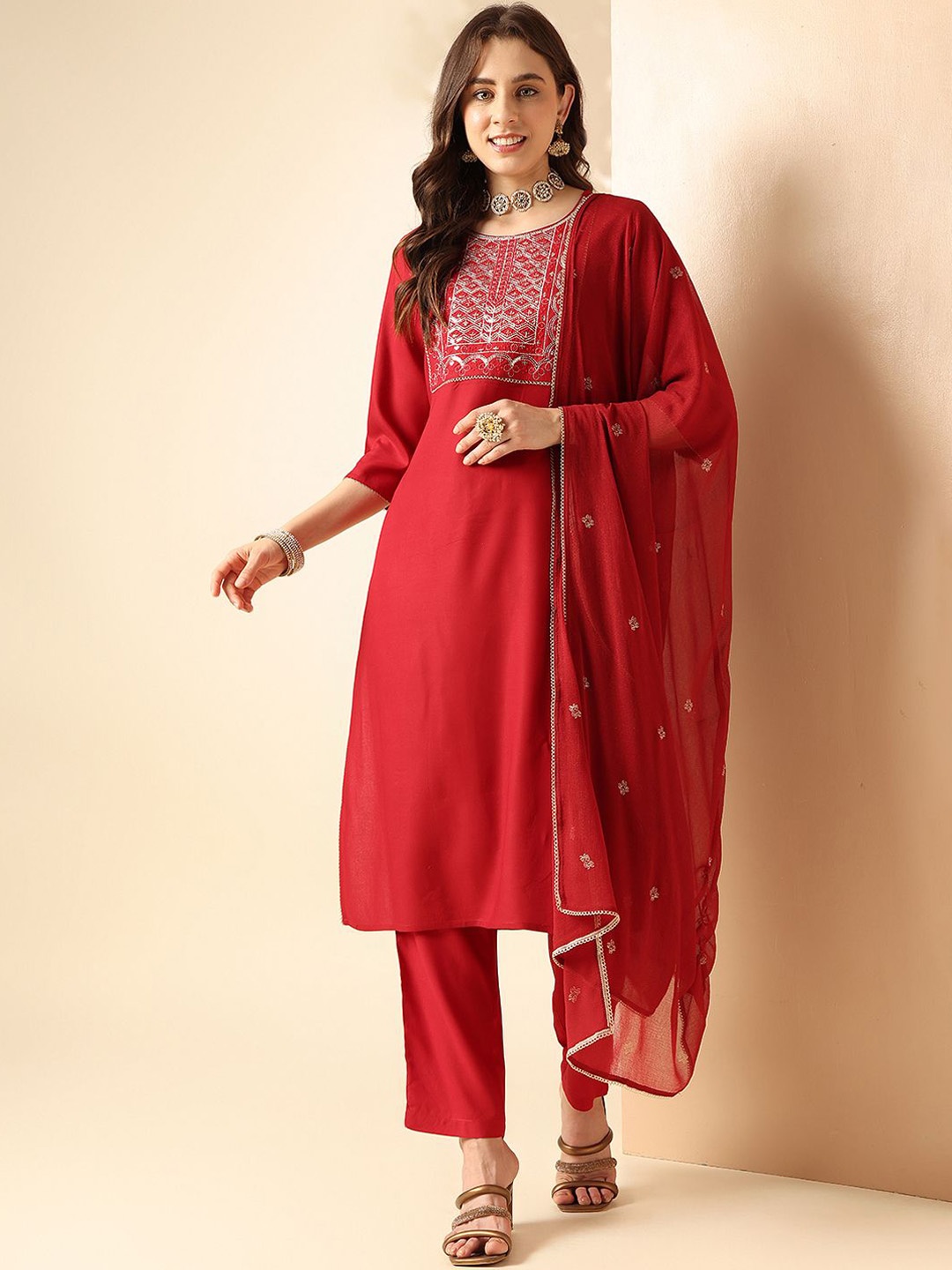 Anouk Ethnic Motifs Embroidered Sequinned Straight Kurta With Trousers & Dupatta, Red
Anouk Ethnic Motifs Embroidered Sequinned Straight Kurta With Trousers & Dupatta, Red
