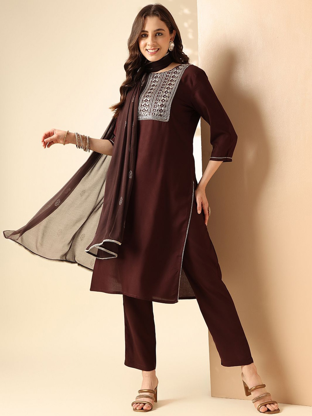 Anouk Ethnic Motifs Embroidered Regular Sequinned Kurta with Trousers & Dupatta, Brown
Anouk Ethnic Motifs Embroidered Regular Sequinned Kurta with Trousers & Dupatta, Brown