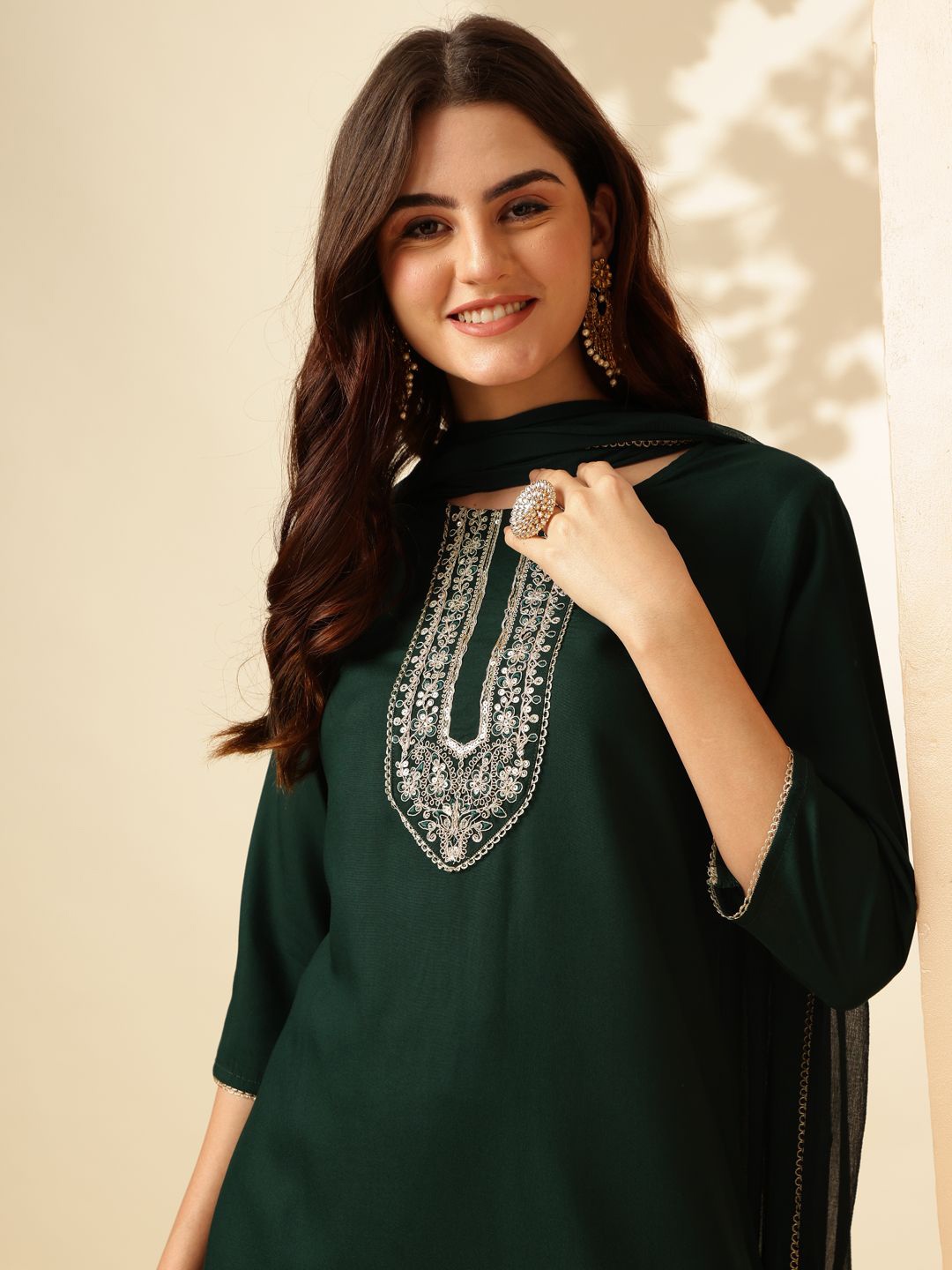 Anouk Ethnic Motifs Yoke Design Thread Work Straight Kurta With Trousers & Dupatta, Green
Anouk Ethnic Motifs Yoke Design Thread Work Straight Kurta With Trousers & Dupatta, Green