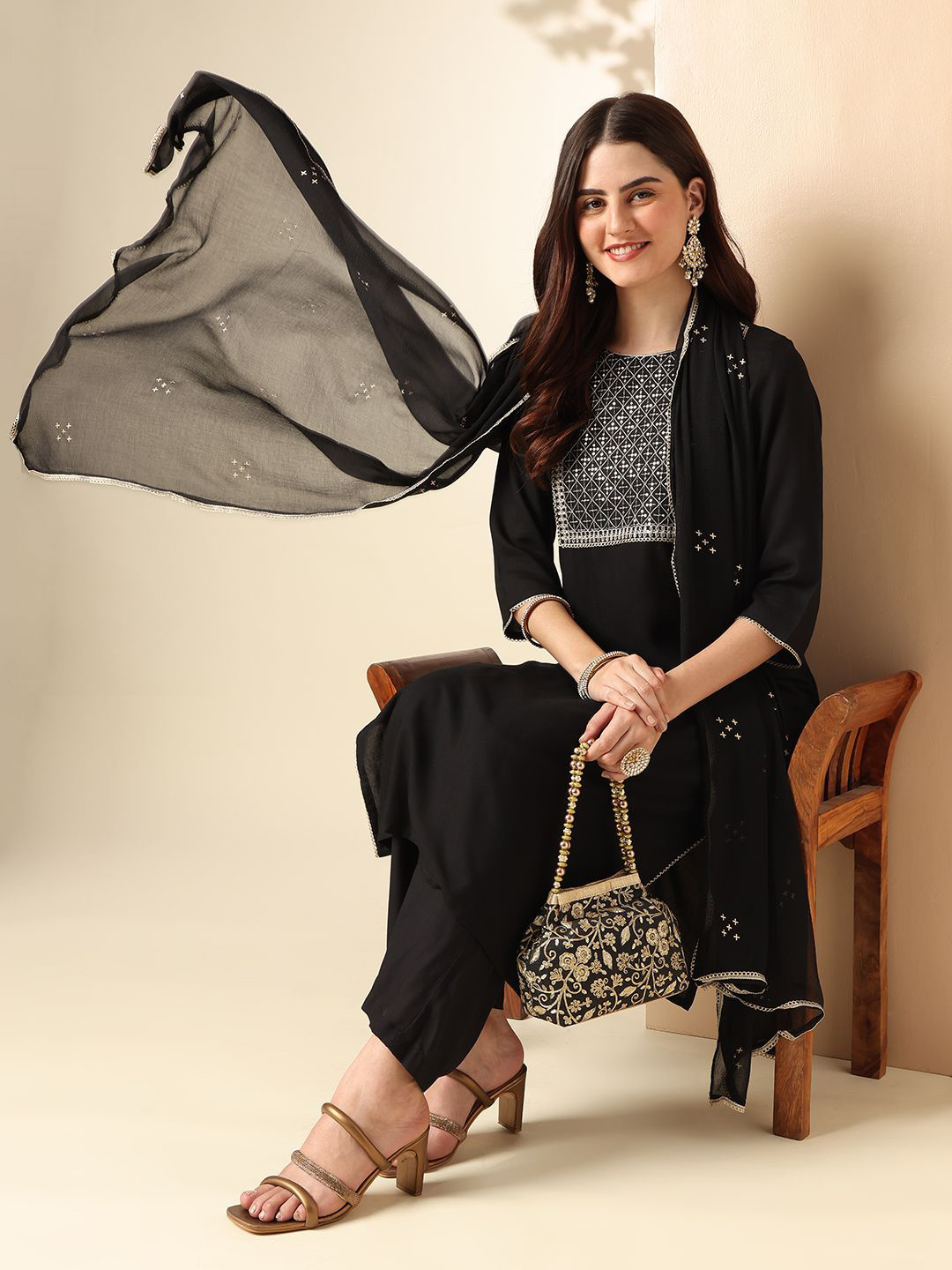 Anouk Floral Yoke Design Regular Sequinned Straight Kurta With Trousers & Dupatta, Black
Anouk Floral Yoke Design Regular Sequinned Straight Kurta With Trousers & Dupatta, Black