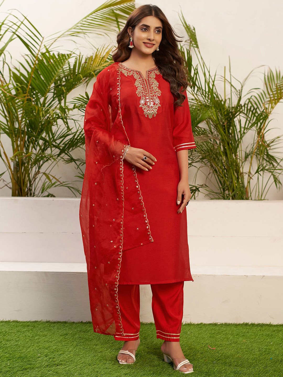 KALINI Notch Neck Ethnic Motifs Yoke Design Regular Sequinned Straight Kurta Set, Red
KALINI Notch Neck Ethnic Motifs Yoke Design Regular Sequinned Straight Kurta Set, Red