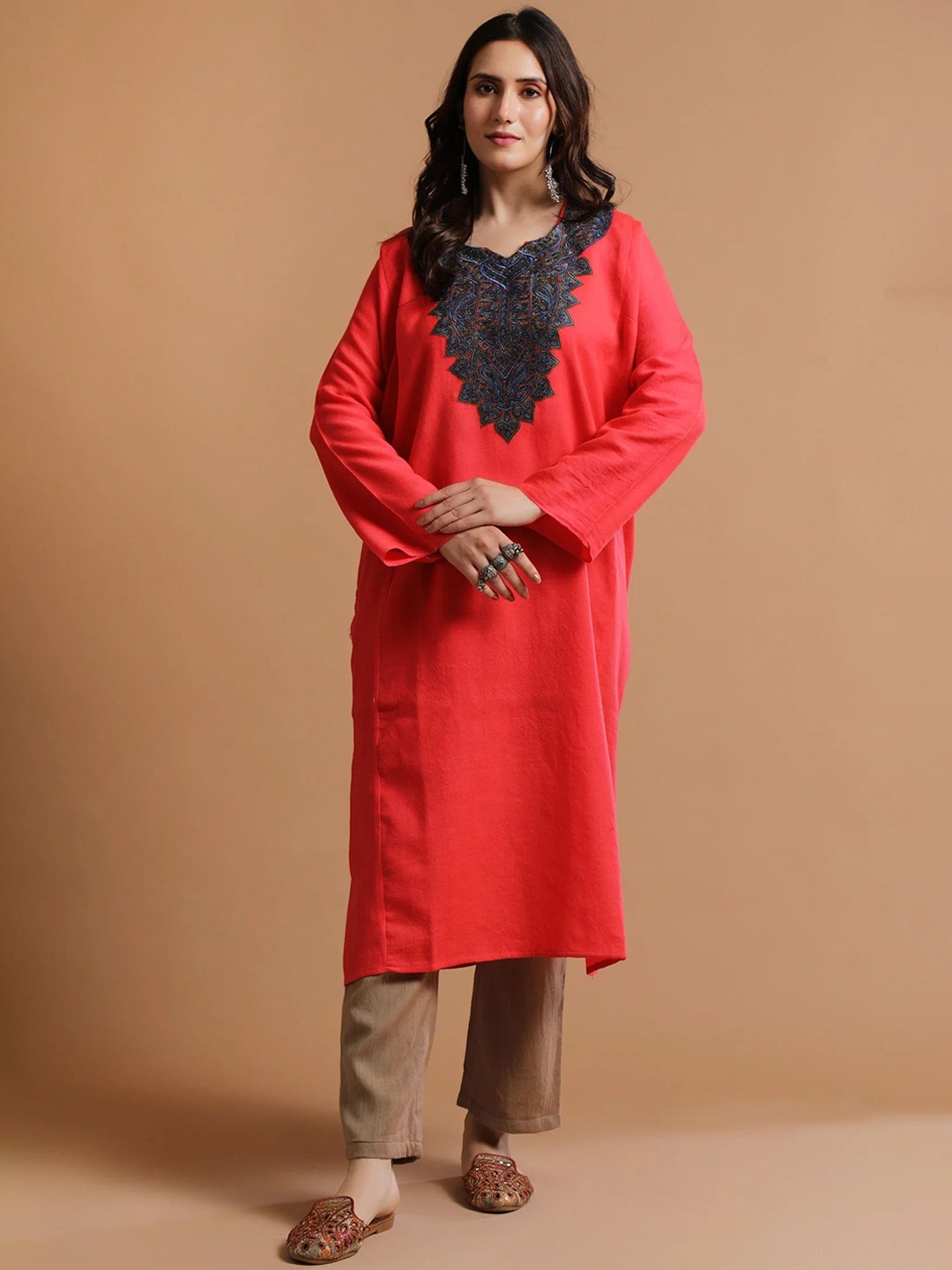 TJORI Floral Yoke Design Regular Thread Work Pure Wool Straight Kurta with Trousers, Red
TJORI Floral Yoke Design Regular Thread Work Pure Wool Straight Kurta with Trousers, Red