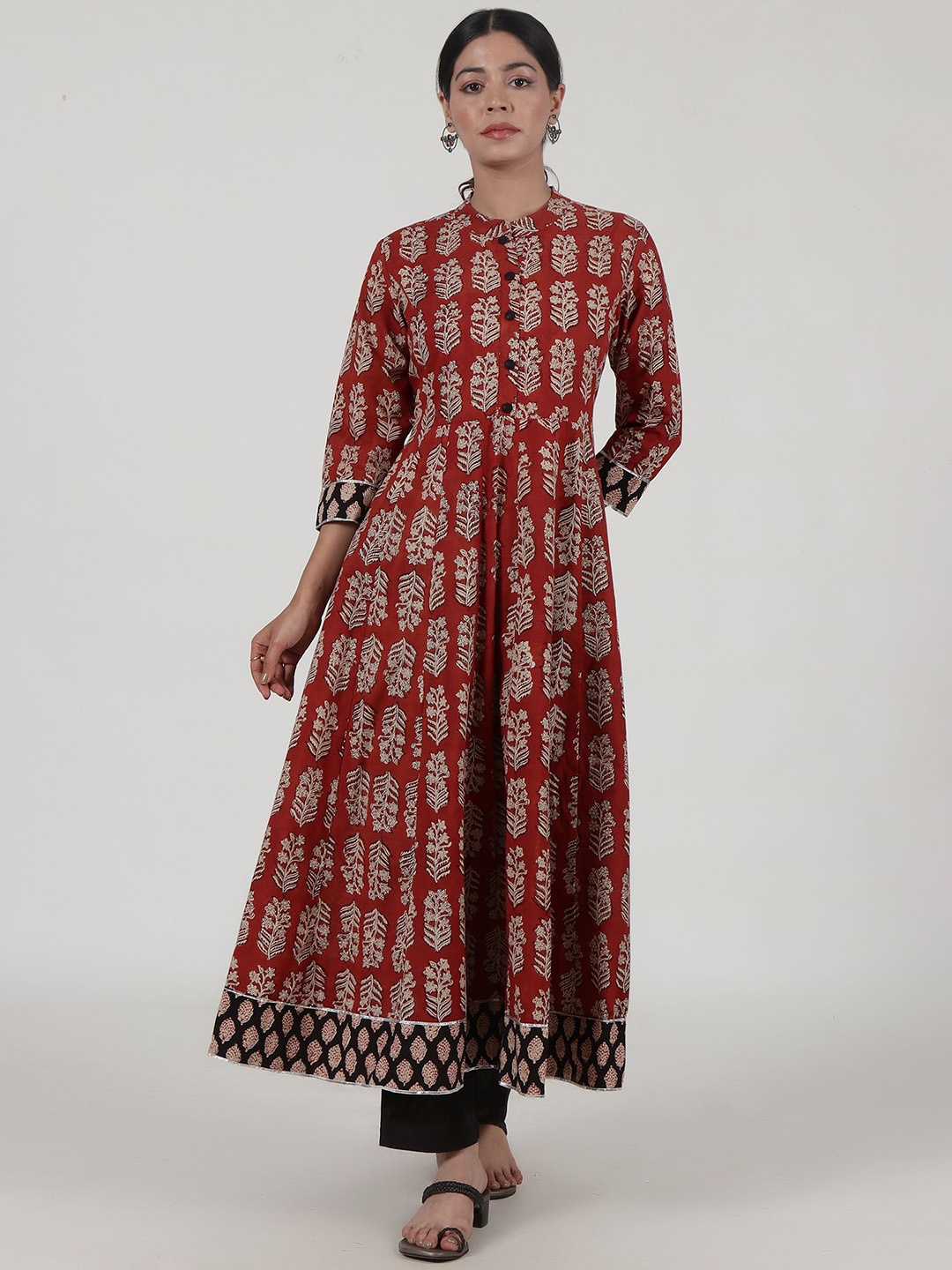 TJORI Ethic Motifs Printed Mandarin Collar Pure Cotton Anarkali Kurta With Trousers, Red
TJORI Ethic Motifs Printed Mandarin Collar Pure Cotton Anarkali Kurta With Trousers, Red