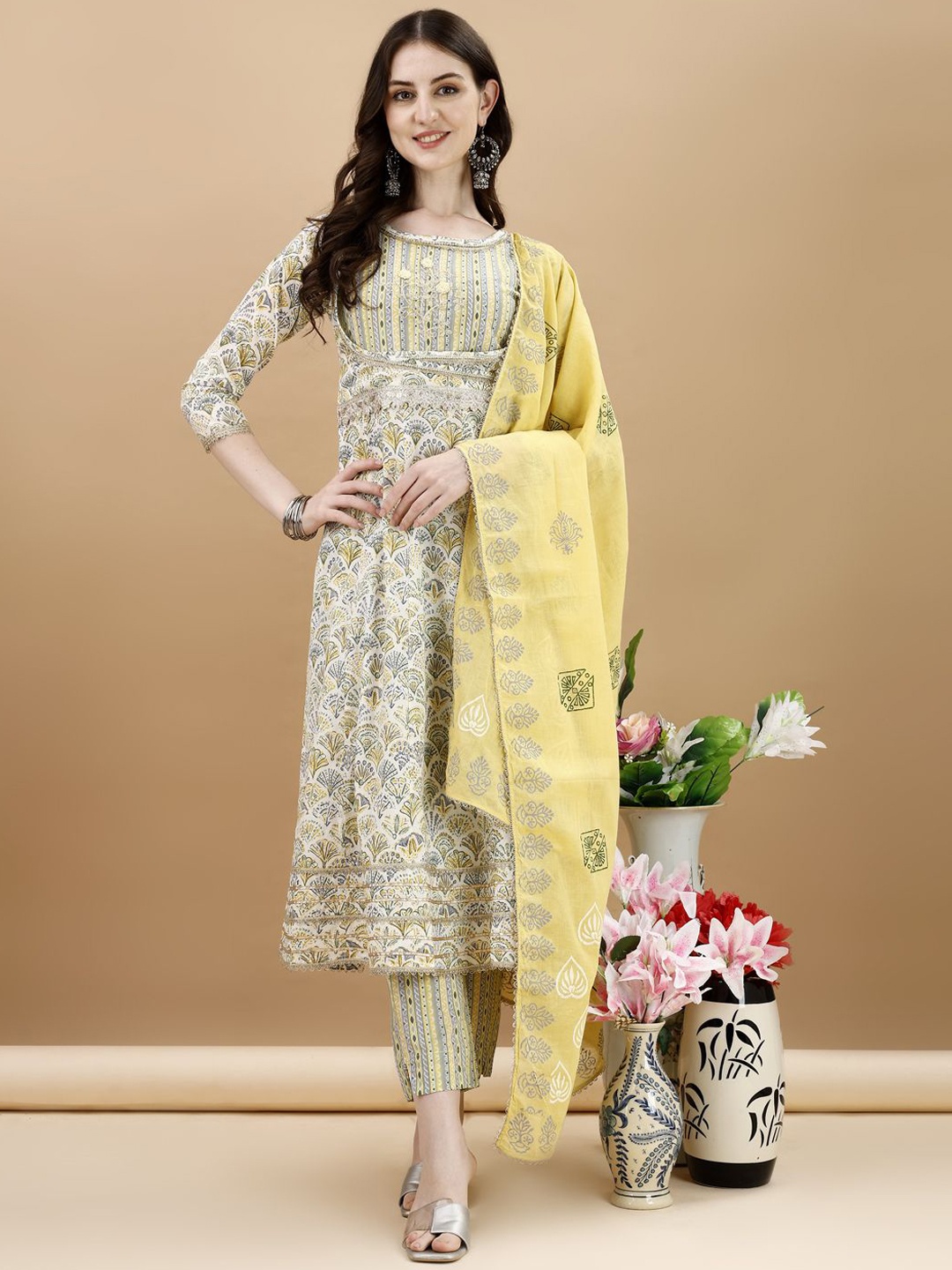 SAPTRANGI Floral Printed Regular Sequinned Pure Cotton Kurta with Trousers & Dupatta, Yellow
SAPTRANGI Floral Printed Regular Sequinned Pure Cotton Kurta with Trousers & Dupatta, Yellow