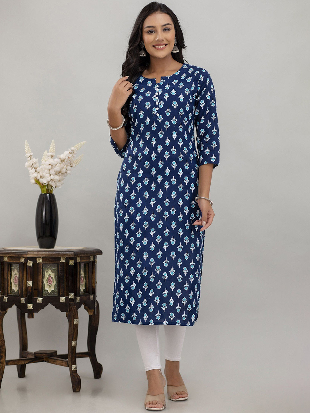 MILAAV Floral Printed Straight Kurta, Navy blue
MILAAV Floral Printed Straight Kurta, Navy blue