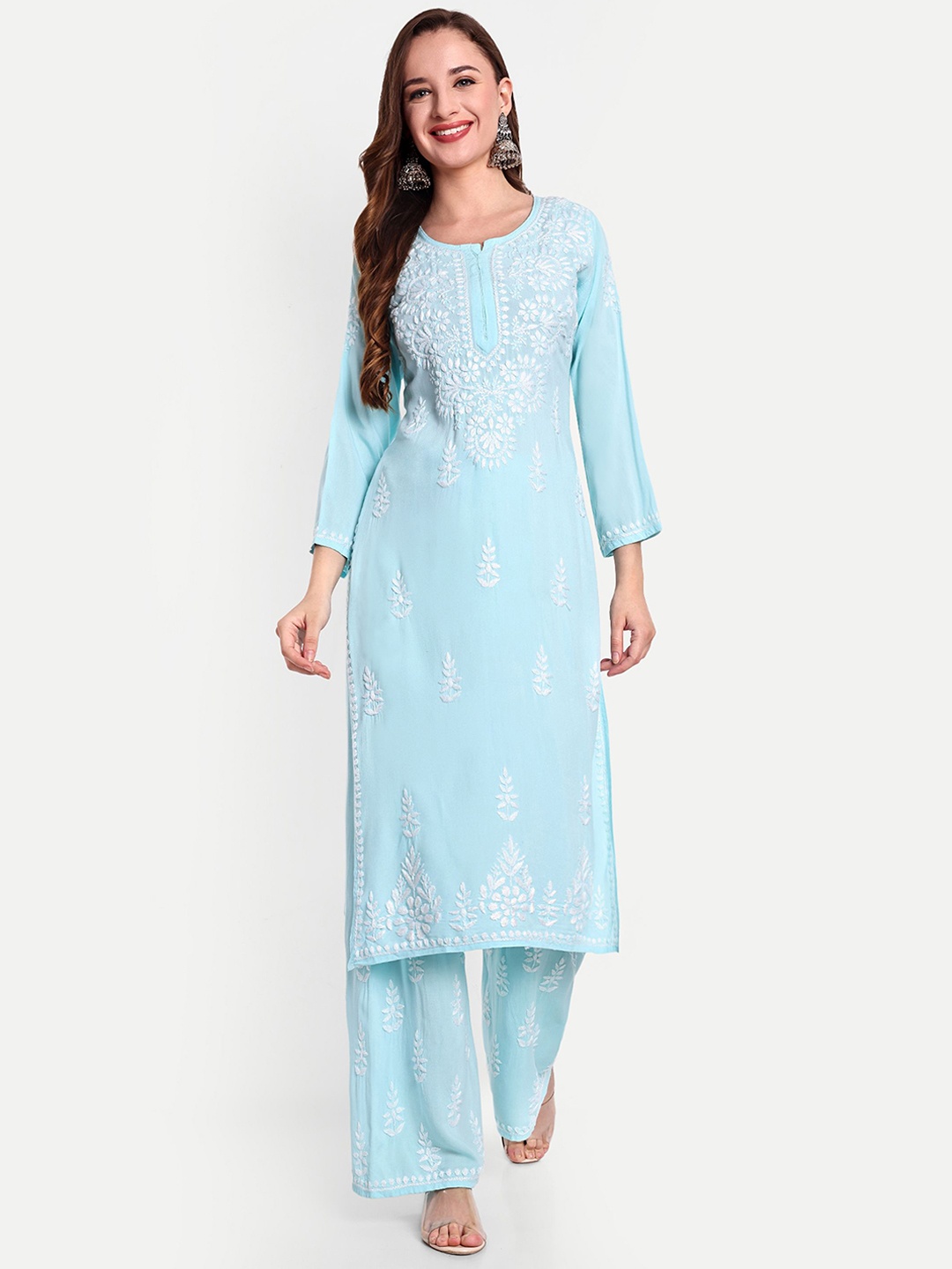 Indiankala4u Floral Embroidered Notch Neck Chikankari Straight Kurta with Palazzos, Blue
Indiankala4u Floral Embroidered Notch Neck Chikankari Straight Kurta with Palazzos, Blue