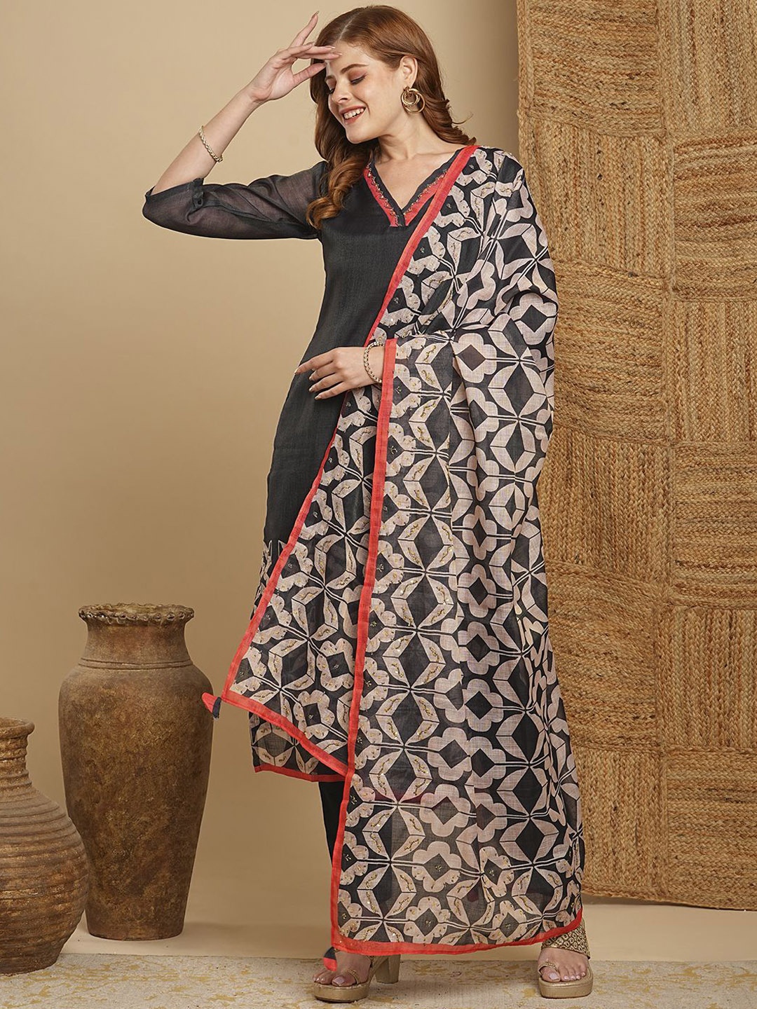 FASHOR Embroidered Beads & Stones Jute Cotton Straight Kurta With Trousers & Dupatta, Black
FASHOR Embroidered Beads & Stones Jute Cotton Straight Kurta With Trousers & Dupatta, Black
