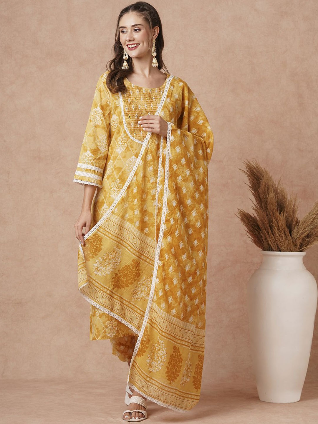 FASHOR Ethnic Motifs Printed Pure Cotton Straight Kurta & Trousers With Dupatta, Yellow
FASHOR Ethnic Motifs Printed Pure Cotton Straight Kurta & Trousers With Dupatta, Yellow