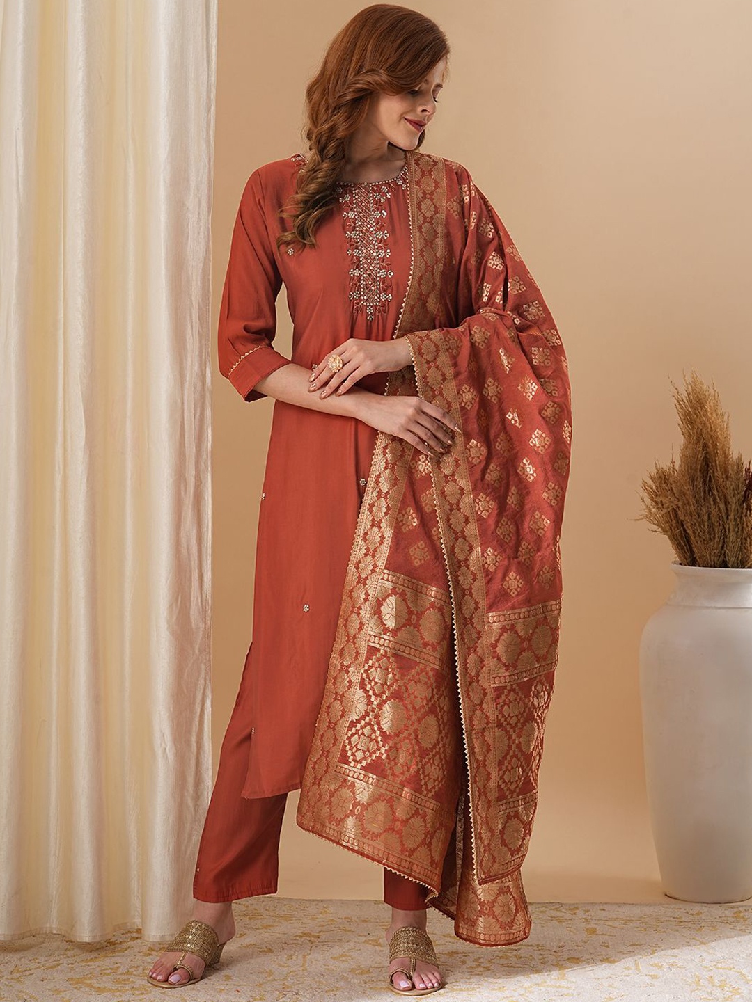 FASHOR Floral Embroidered Regular Beads & Stones Straight Kurta With Trousers & Dupatta, Rust
FASHOR Floral Embroidered Regular Beads & Stones Straight Kurta With Trousers & Dupatta, Rust