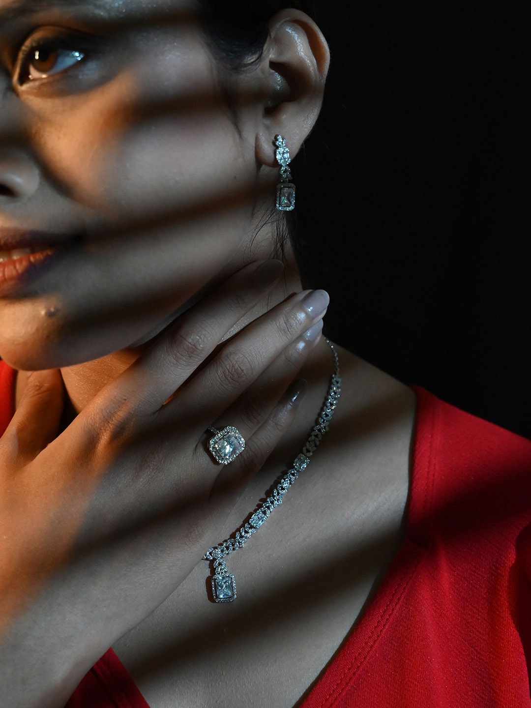 THE WOKE COLLECTION Rhodium-Plated 925 Sterling Silver Cubic Zirconia Jewellery Set
THE WOKE COLLECTION Rhodium-Plated 925 Sterling Silver Cubic Zirconia Jewellery Set