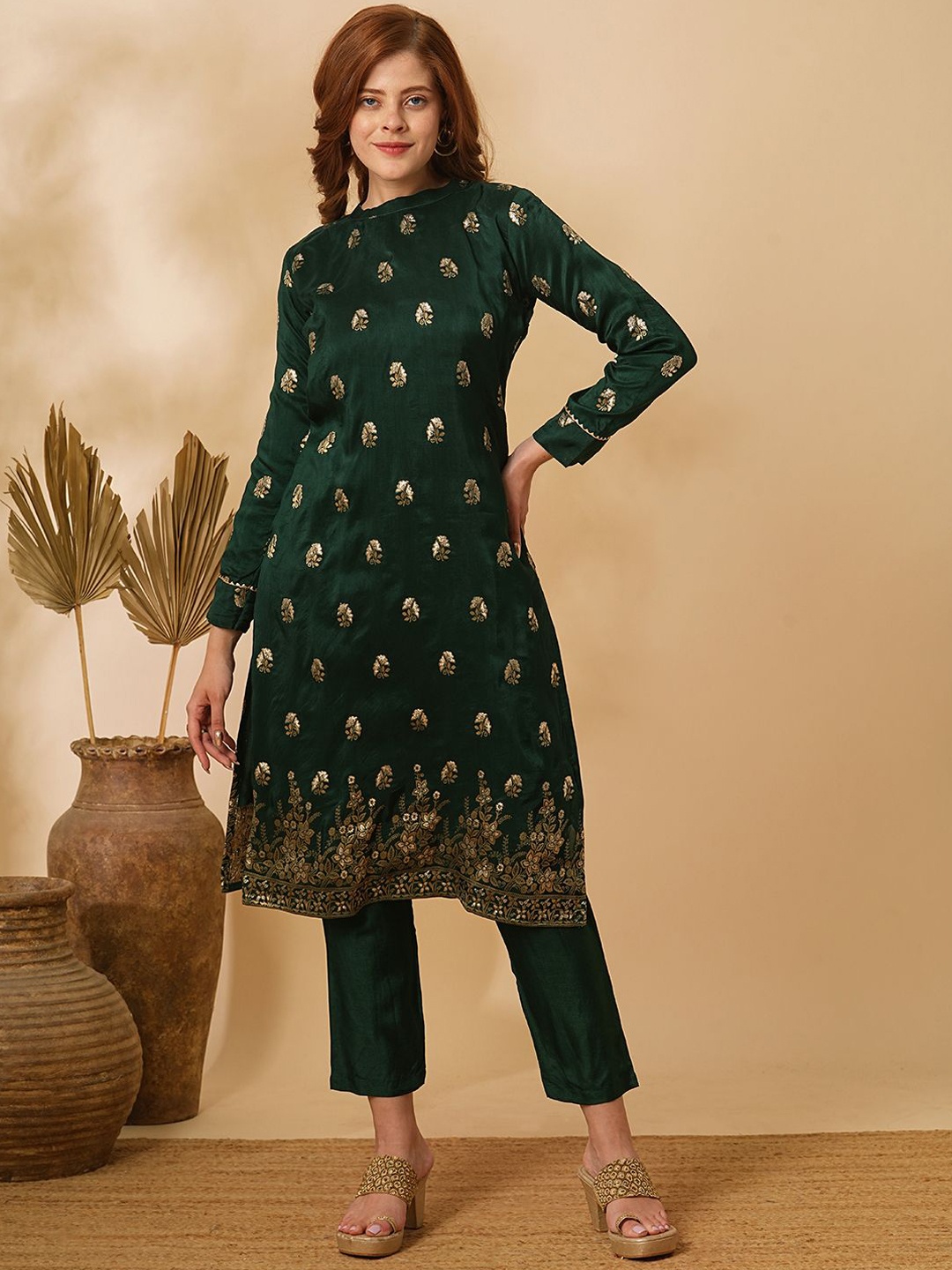 FASHOR Floral Woven Design Thread Work Band Collar Jacquard Straight Kurta With Trouser, Green
FASHOR Floral Woven Design Thread Work Band Collar Jacquard Straight Kurta With Trouser, Green