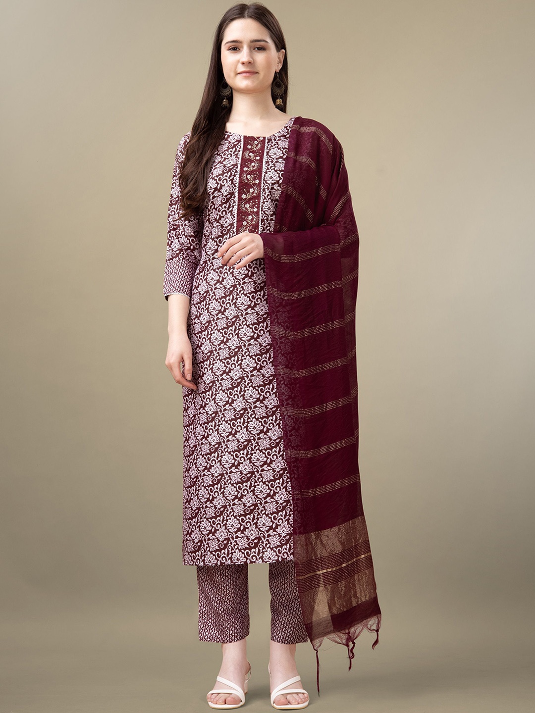 Rujave Floral Printed Round Neck Pure Cotton Straight Kurta Kurta & Trousers With Dupatta, Maroon
Rujave Floral Printed Round Neck Pure Cotton Straight Kurta Kurta & Trousers With Dupatta, Maroon