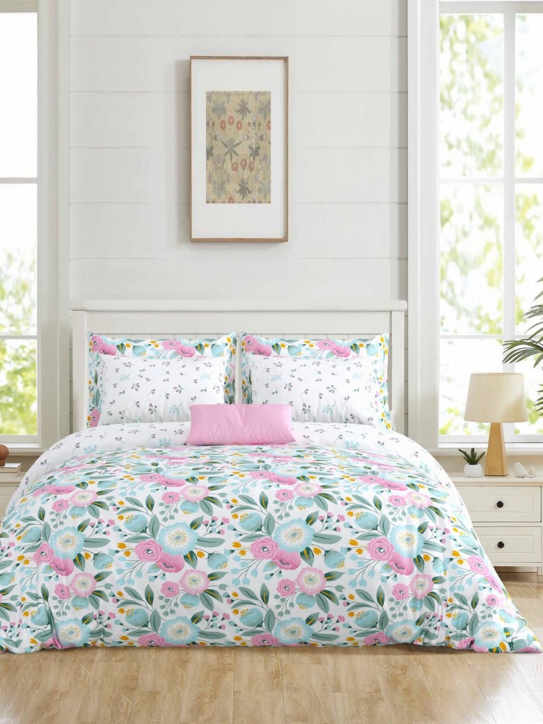 Salona Bichona Blue & Pink Floral Printed Superfine Double Queen Pure Cotton Bedding Set
Salona Bichona Blue & Pink Floral Printed Superfine Double Queen Pure Cotton Bedding Set