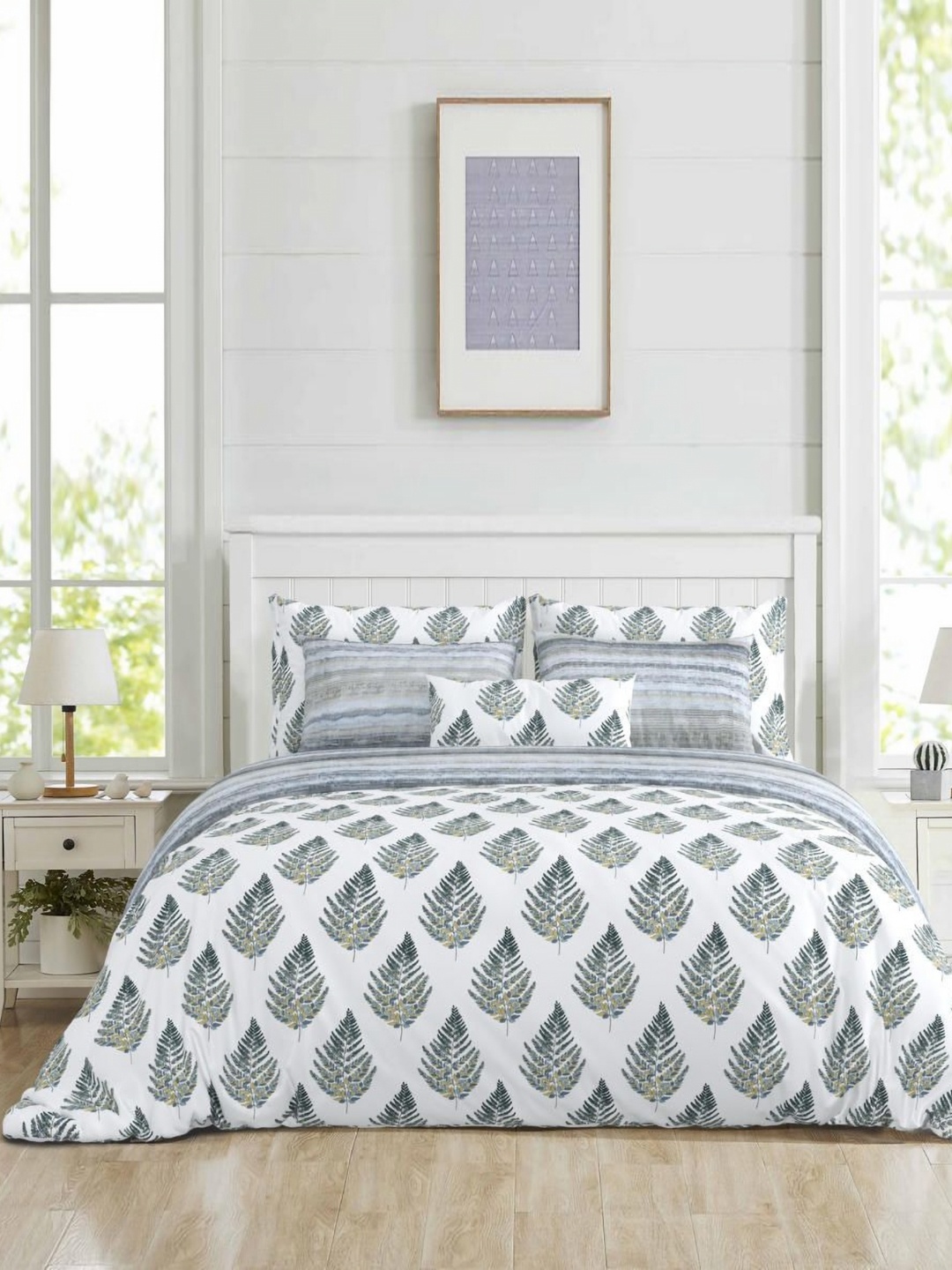 Salona Bichona Grey & White Floral Printed Superfine Double Queen Pure Cotton Bedding Set
Salona Bichona Grey & White Floral Printed Superfine Double Queen Pure Cotton Bedding Set
