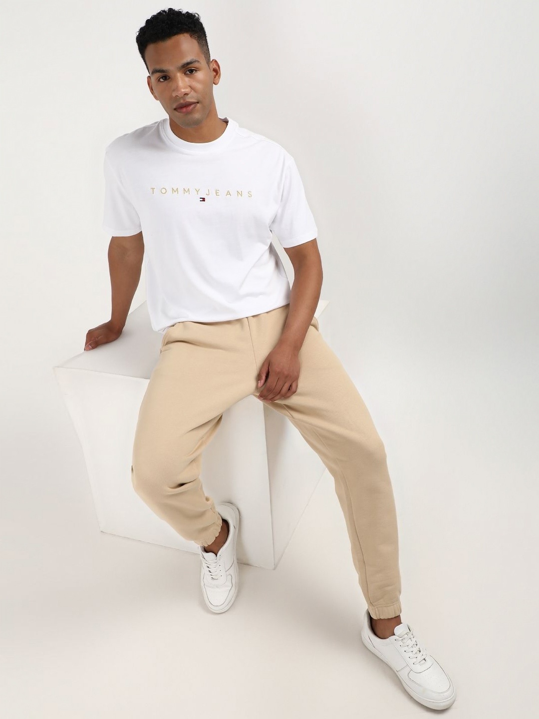 Tommy Hilfiger Men Embroidered Typography Round Neck Pure Cotton T-shirt, White
Tommy Hilfiger Men Embroidered Typography Round Neck Pure Cotton T-shirt, White