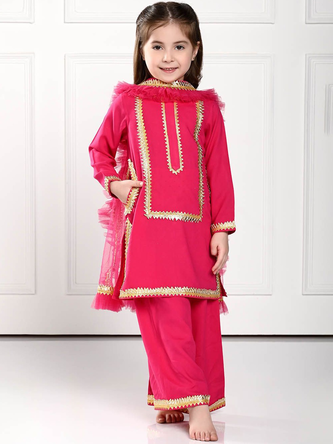 THE PONY & PEONY CO. Girls Gotta Patti Straight Kurta with Palazzos & Dupatta, Pink
THE PONY & PEONY CO. Girls Gotta Patti Straight Kurta with Palazzos & Dupatta, Pink