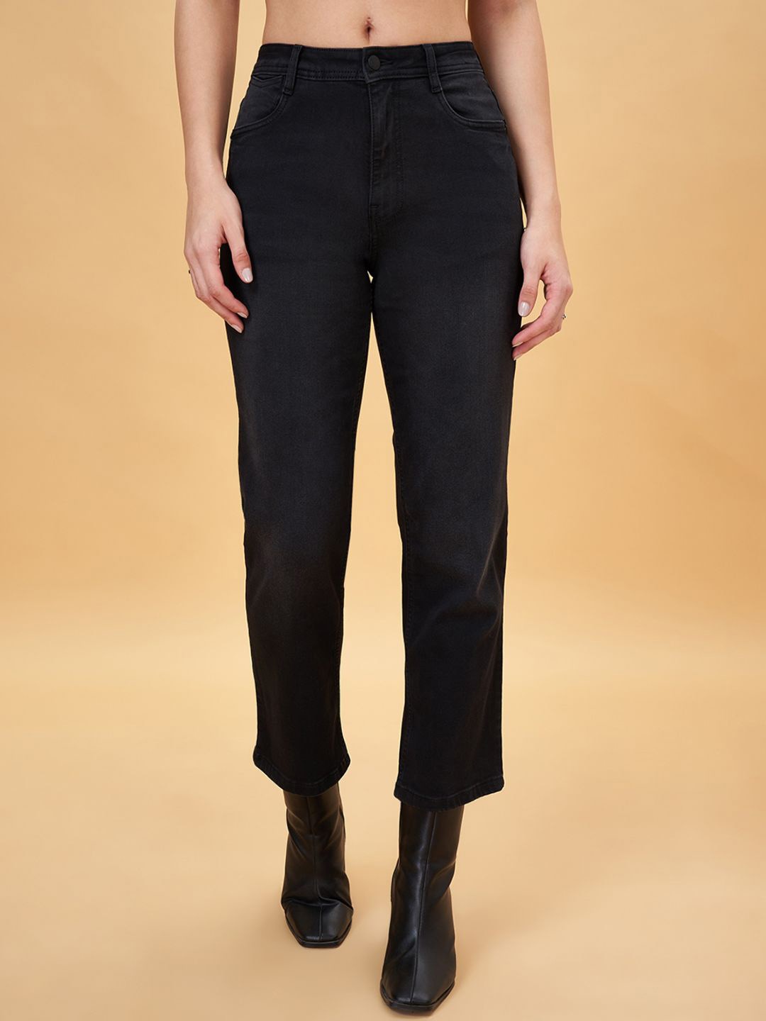 SF JEANS by Pantaloons Women Straight Fit High-Rise Clean Look Light Fade Cropped Jeans, Black
SF JEANS by Pantaloons Women Straight Fit High-Rise Clean Look Light Fade Cropped Jeans, Black
