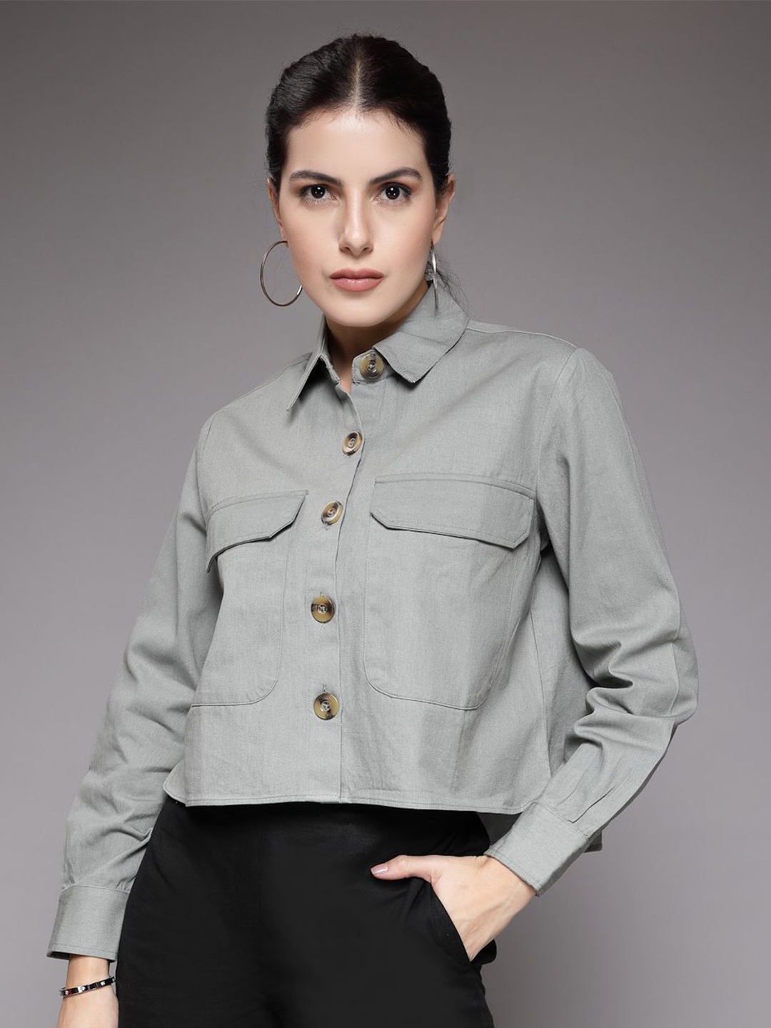 The Roadster Lifestyle Co. Women Solid Classic Pure Cotton Pockets Relaxed-Fit Shirt, Grey
The Roadster Lifestyle Co. Women Solid Classic Pure Cotton Pockets Relaxed-Fit Shirt, Grey