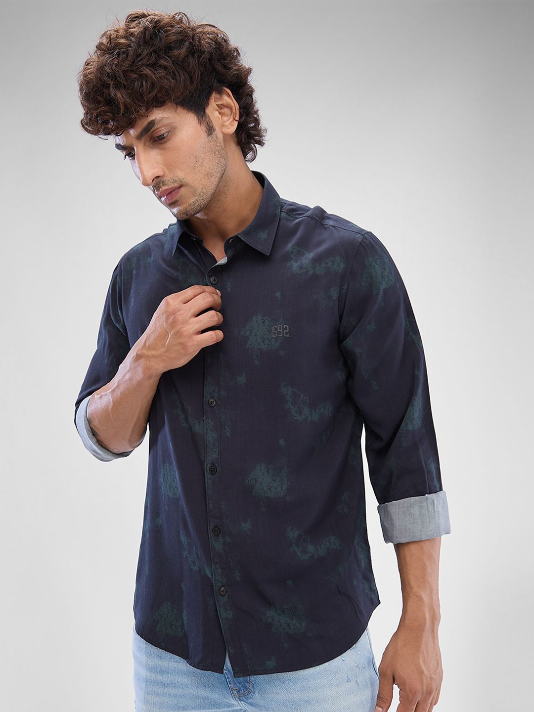 SPYKAR Men Slim Fit Opaque Abstract Printed Spread Collar Casual Shirt, Purple
SPYKAR Men Slim Fit Opaque Abstract Printed Spread Collar Casual Shirt, Purple